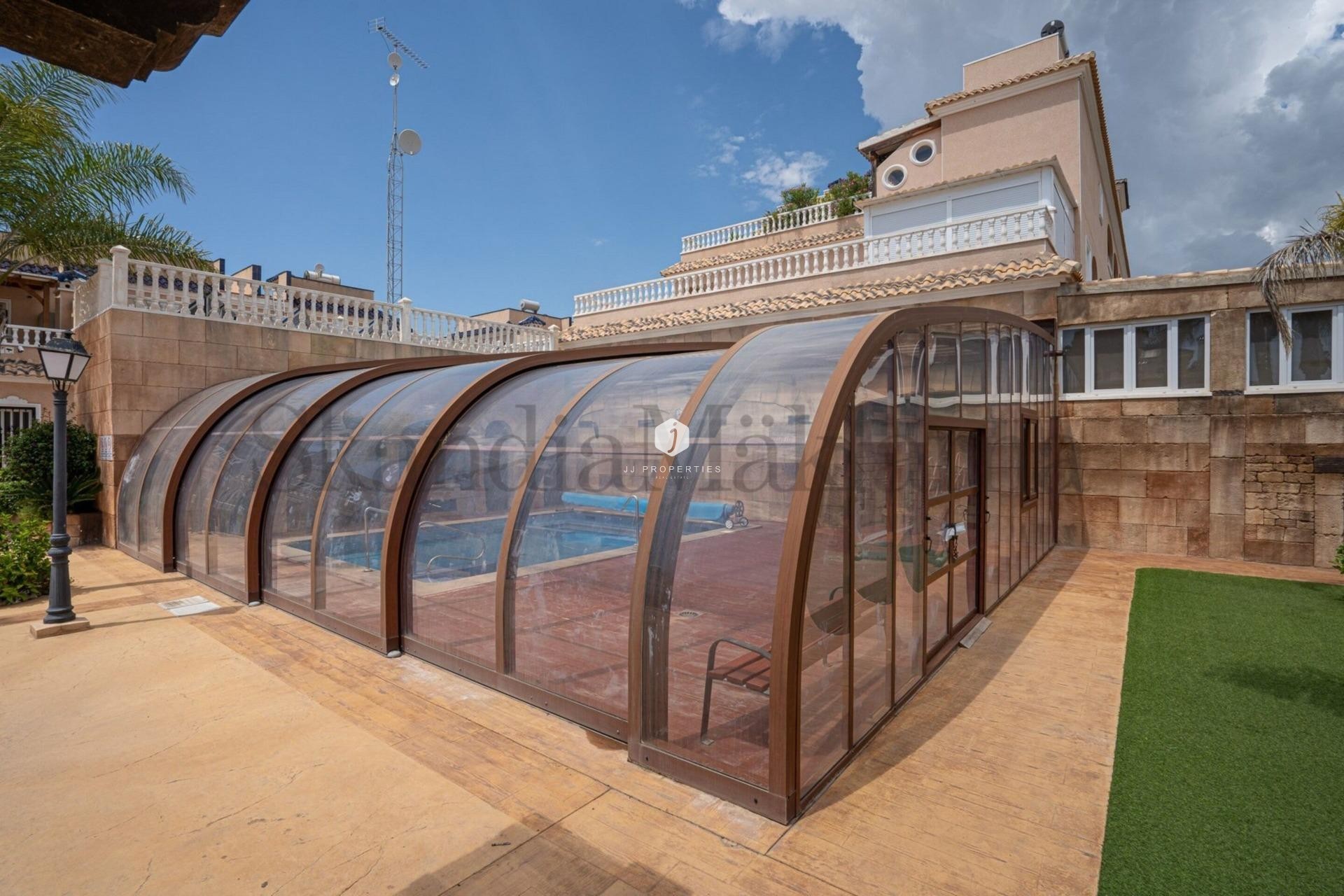 Resale - Chalet -
Orihuela Costa - Los Dolses