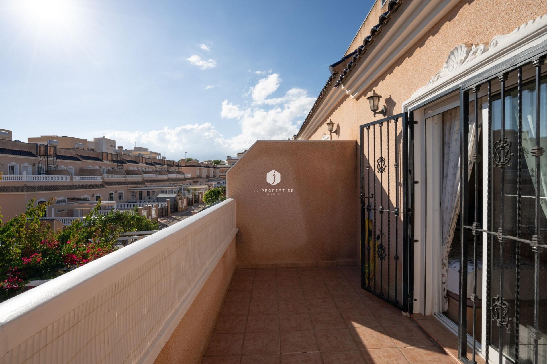 Resale - Chalet -
Orihuela Costa - Los Dolses