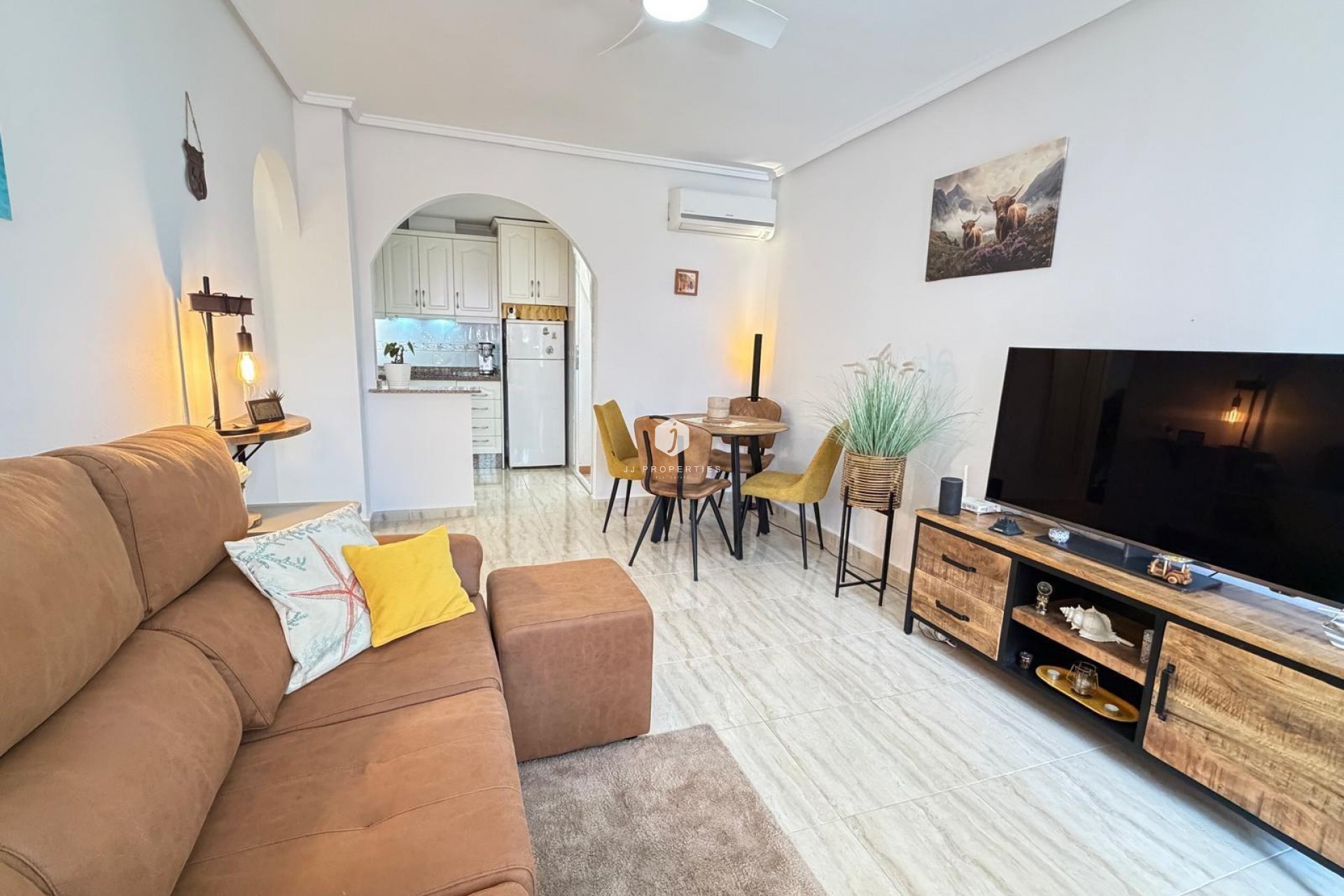 Resale - Chalet -
Orihuela Costa - Los Dolses