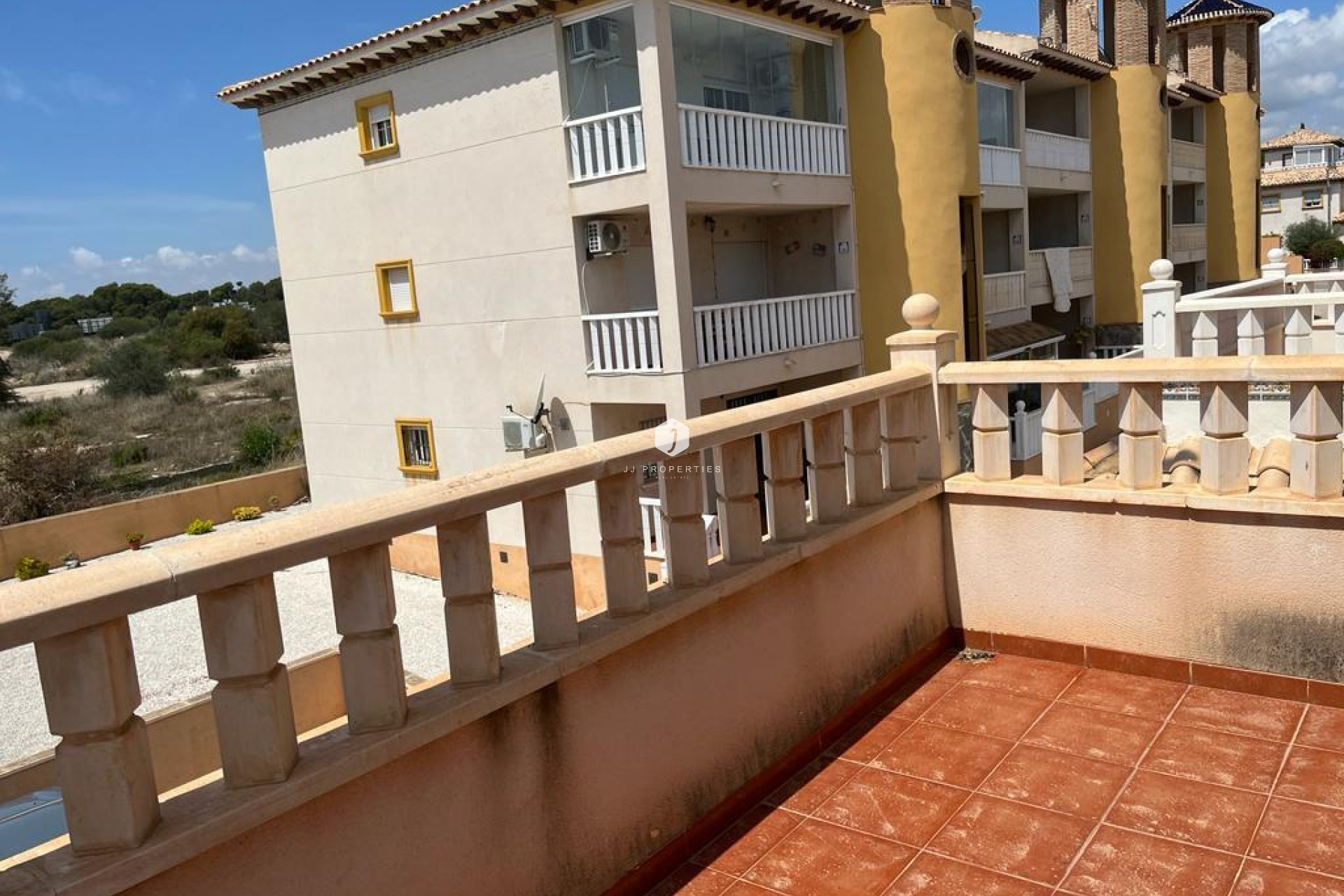 Resale - Chalet -
Orihuela Costa - Montezenia