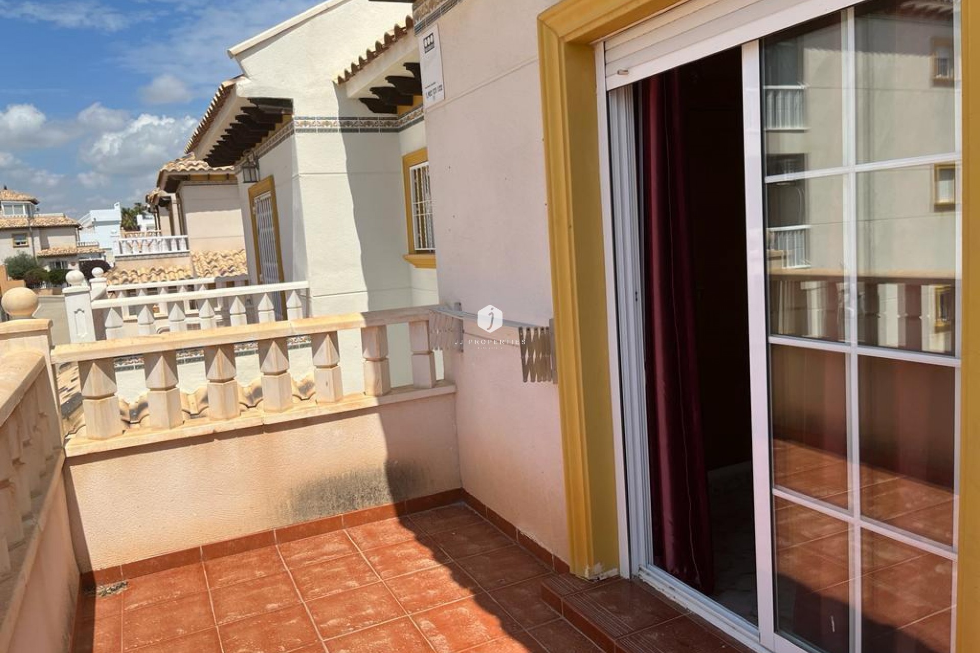 Resale - Chalet -
Orihuela Costa - Montezenia