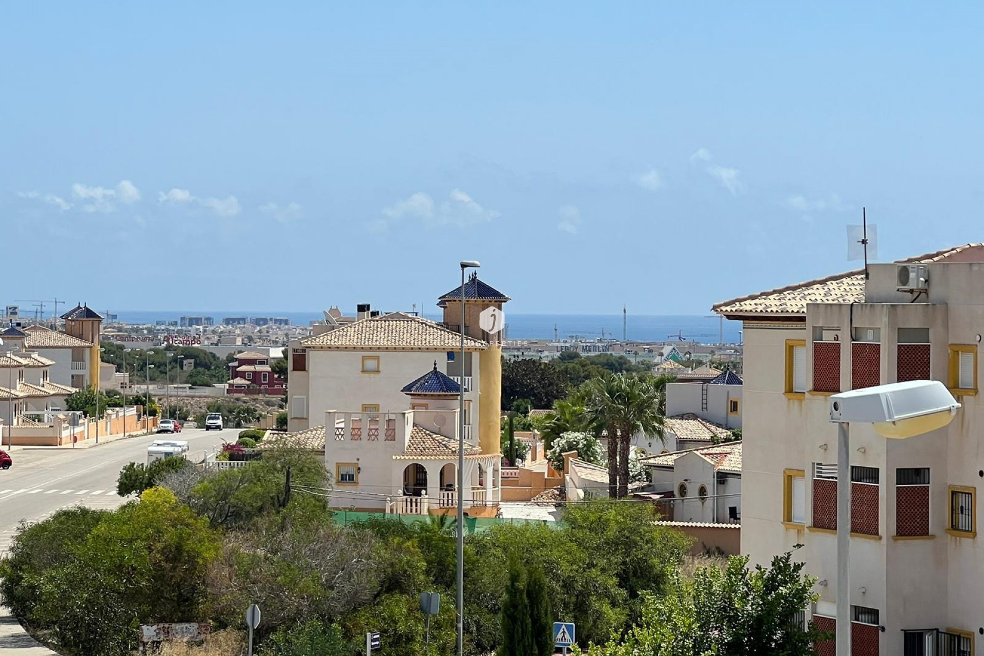 Resale - Chalet -
Orihuela Costa - Montezenia
