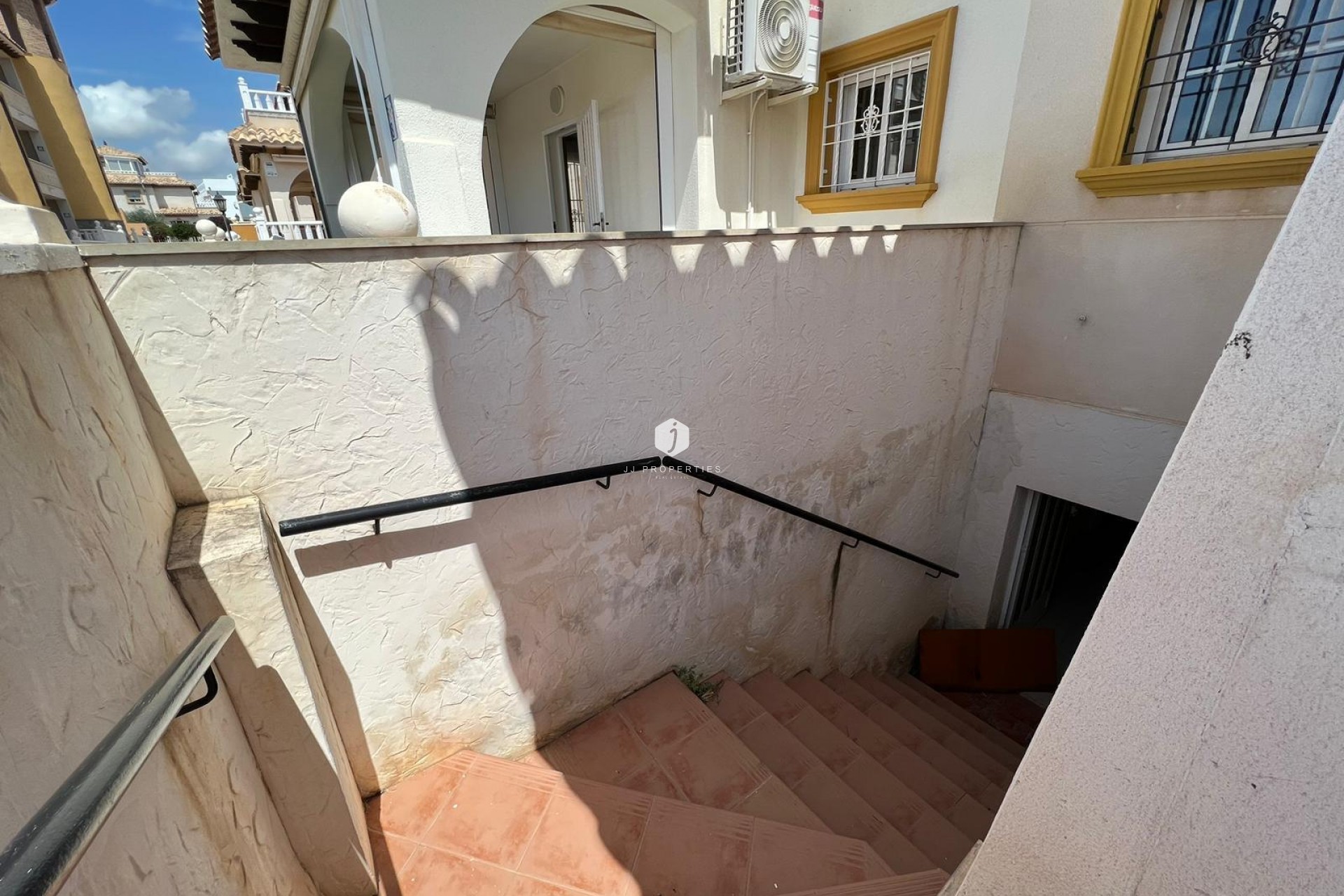 Resale - Chalet -
Orihuela Costa - Montezenia