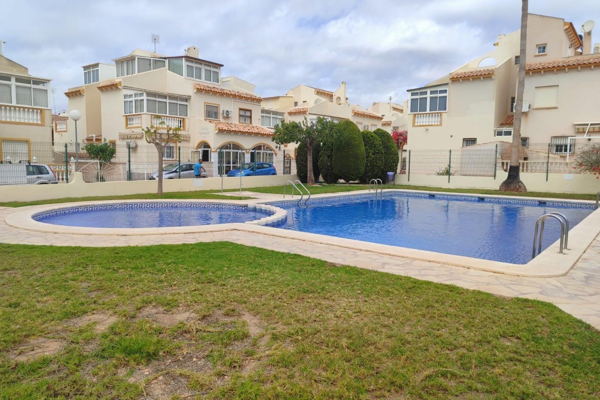 Resale - Chalet -
Orihuela Costa - Playa Flamenca