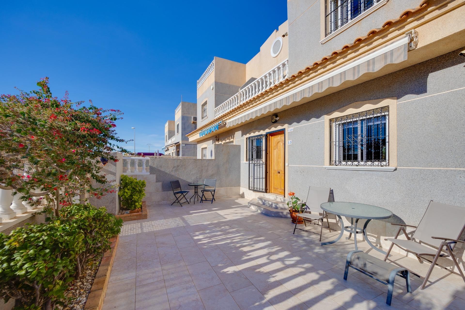 Resale - Chalet -
Orihuela Costa - Playa Flamenca