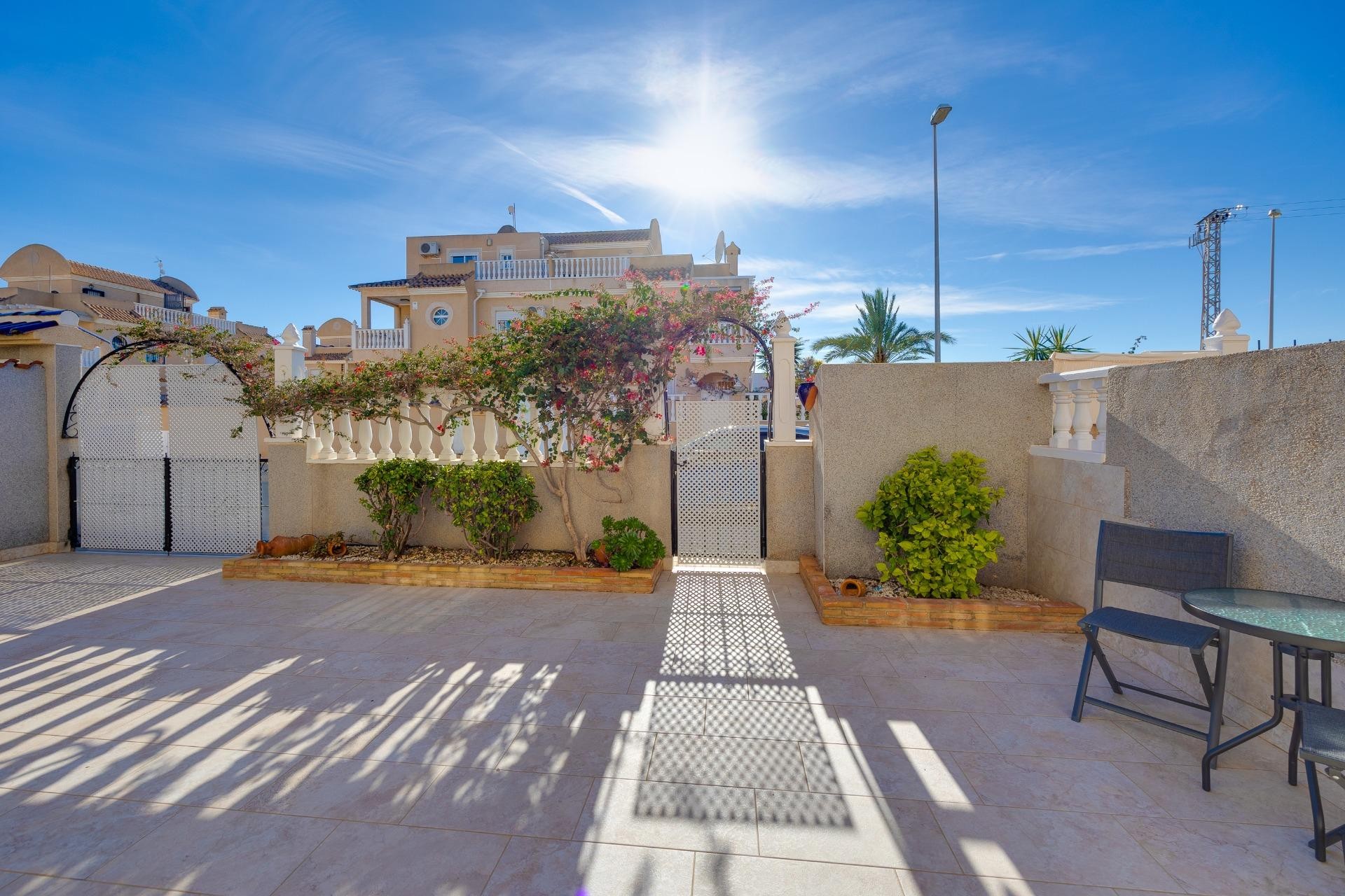 Resale - Chalet -
Orihuela Costa - Playa Flamenca