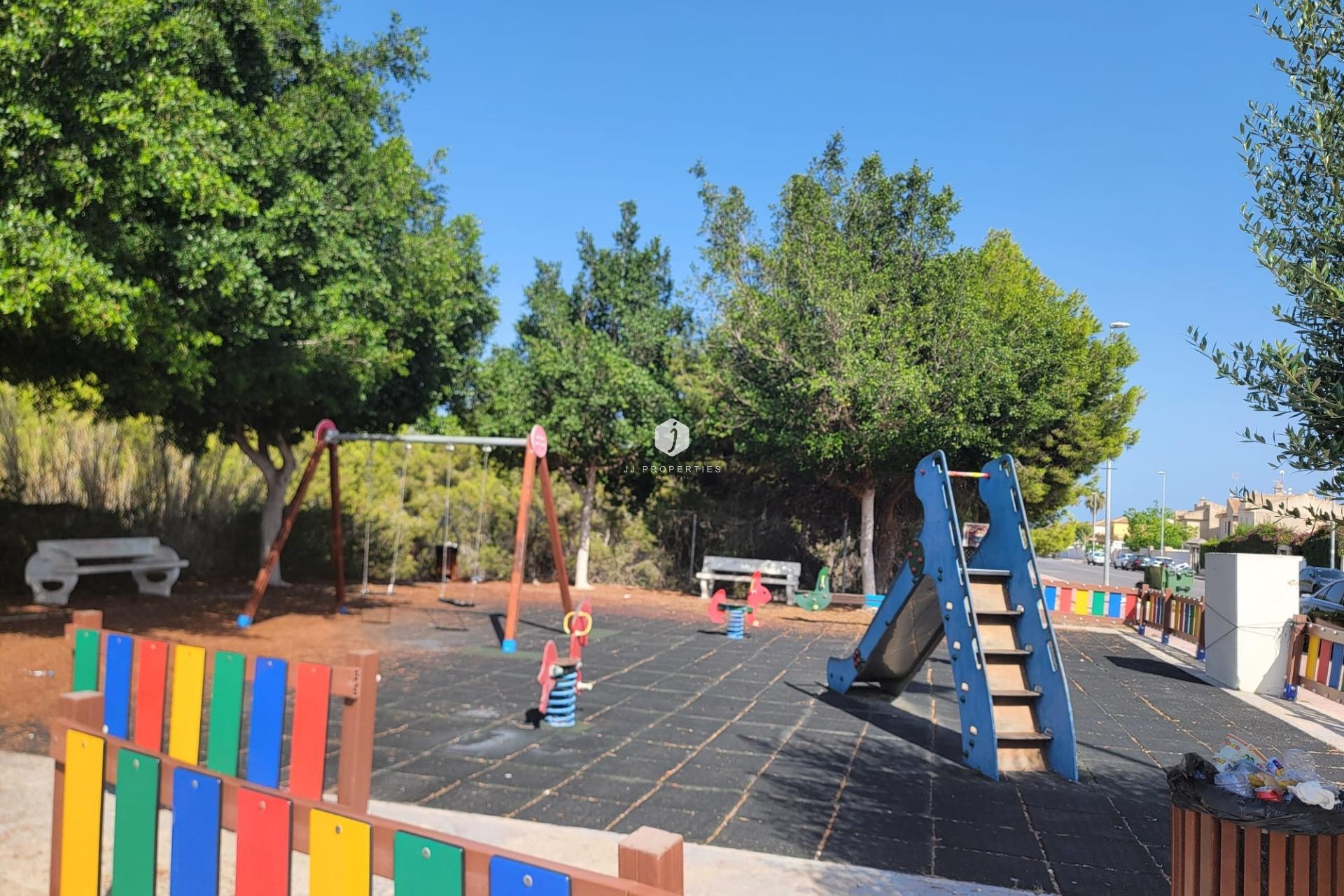 Resale - Chalet -
Orihuela Costa - Playa Flamenca