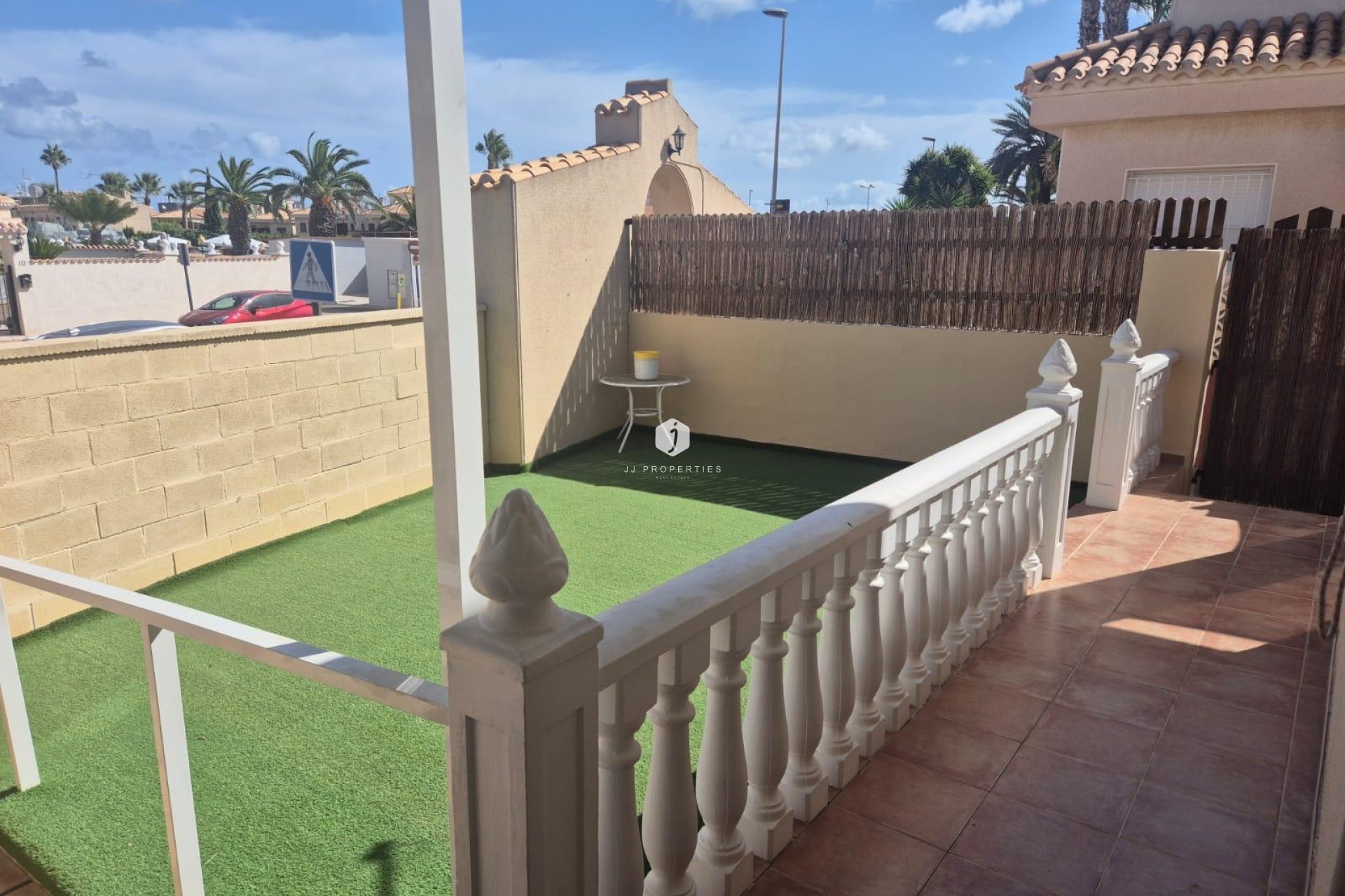 Resale - Chalet -
Orihuela Costa - Playa Flamenca