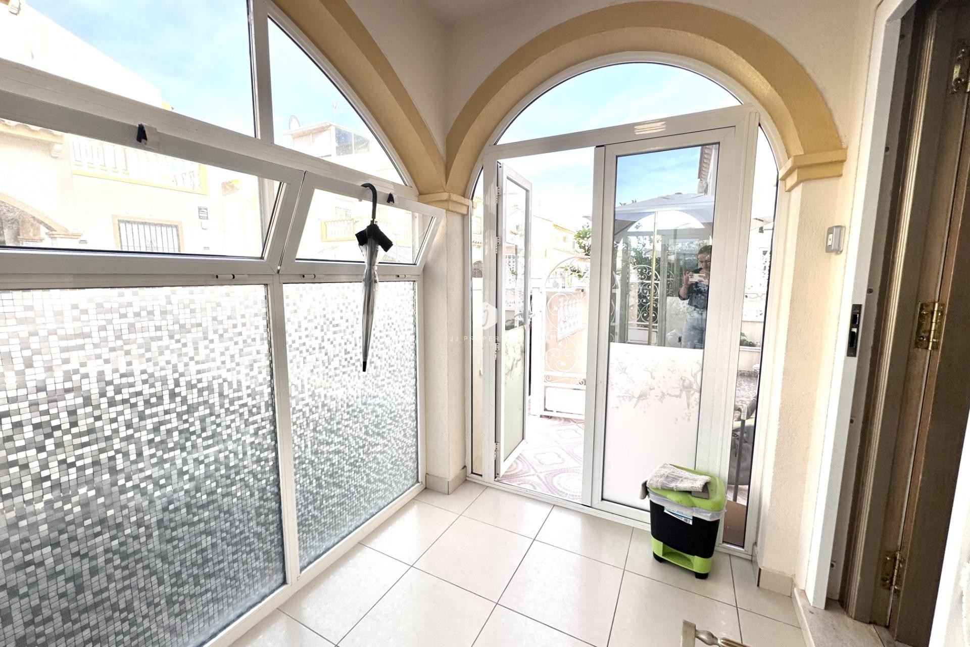 Resale - Chalet -
Orihuela Costa - Playa Flamenca