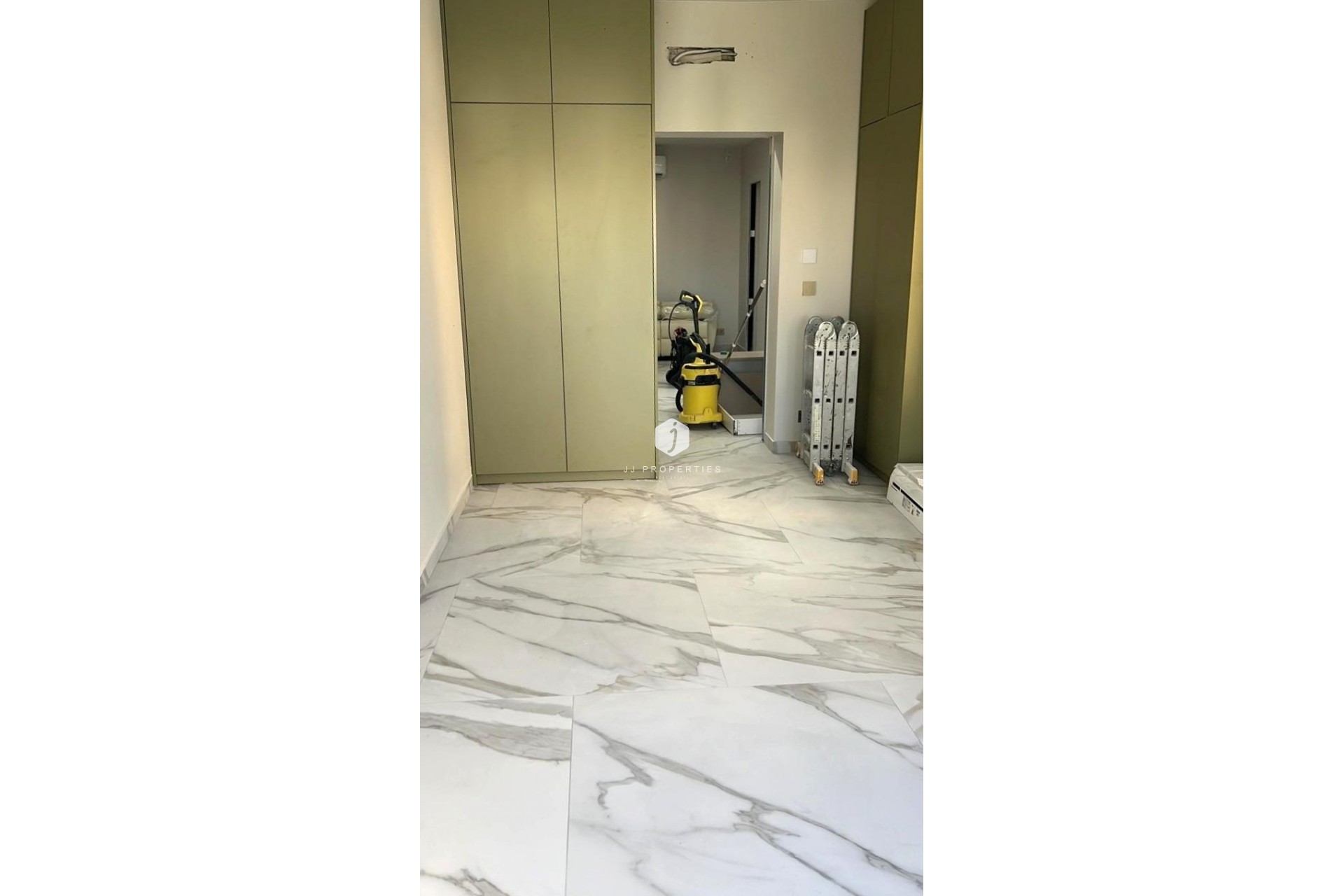 Resale - Chalet -
Orihuela Costa - Playa Flamenca