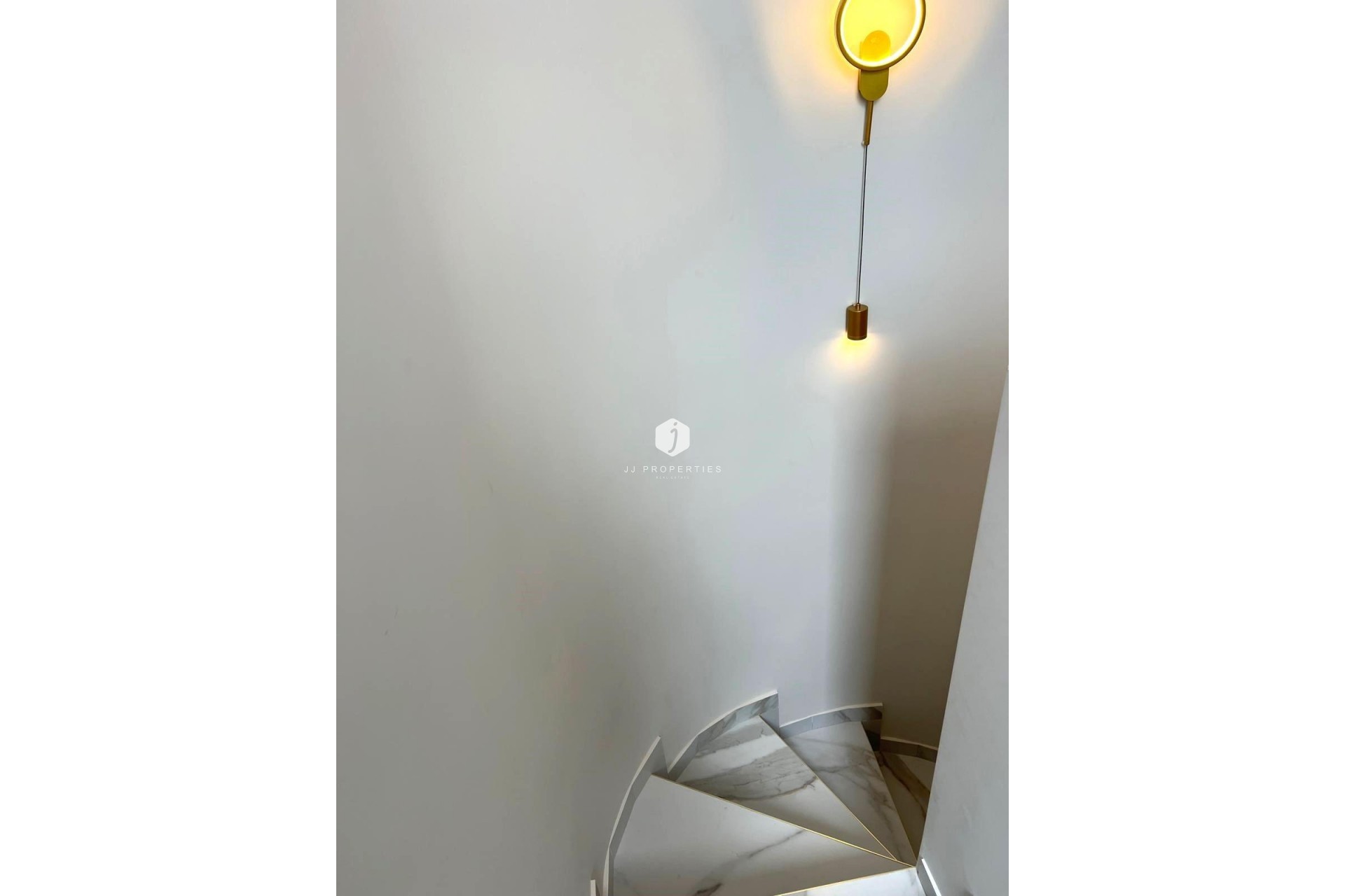 Resale - Chalet -
Orihuela Costa - Playa Flamenca