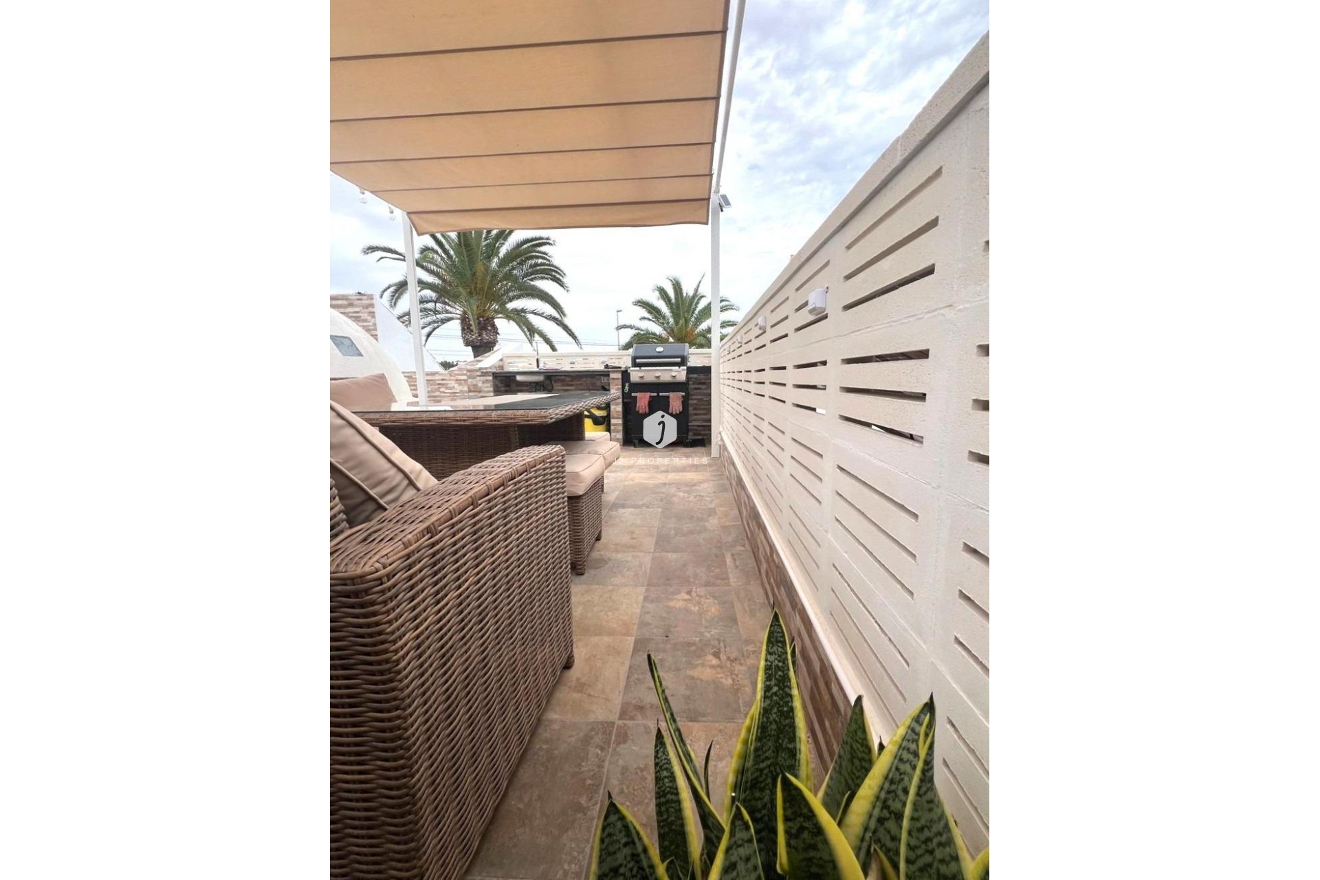 Resale - Chalet -
Orihuela Costa - Playa Flamenca