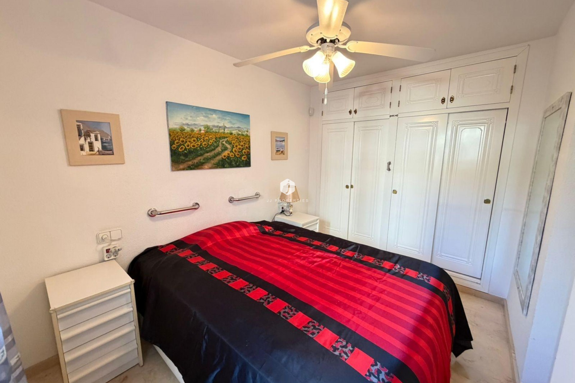 Resale - Chalet -
Orihuela Costa - Playa Flamenca