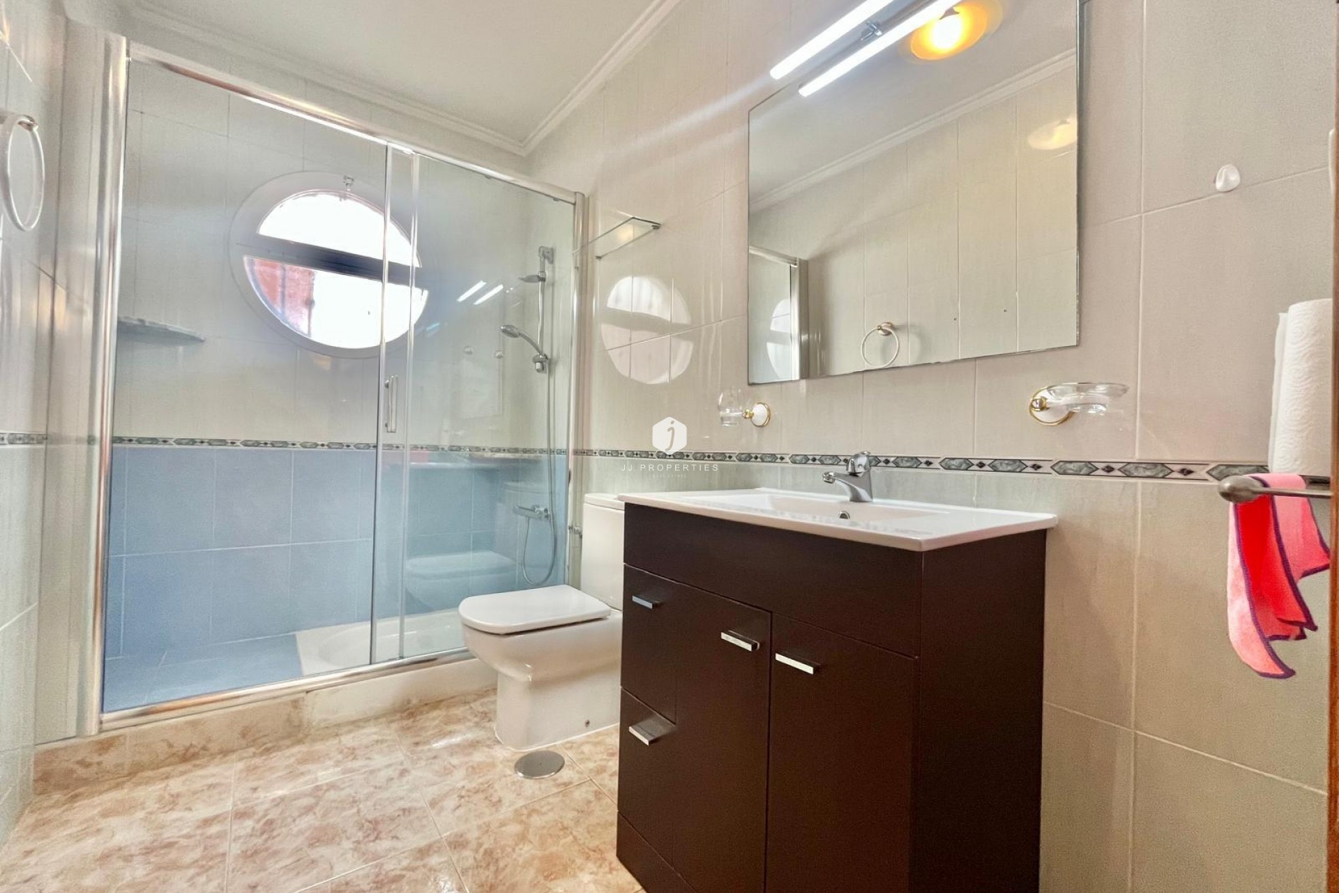 Resale - Chalet -
Orihuela Costa - Playa Flamenca