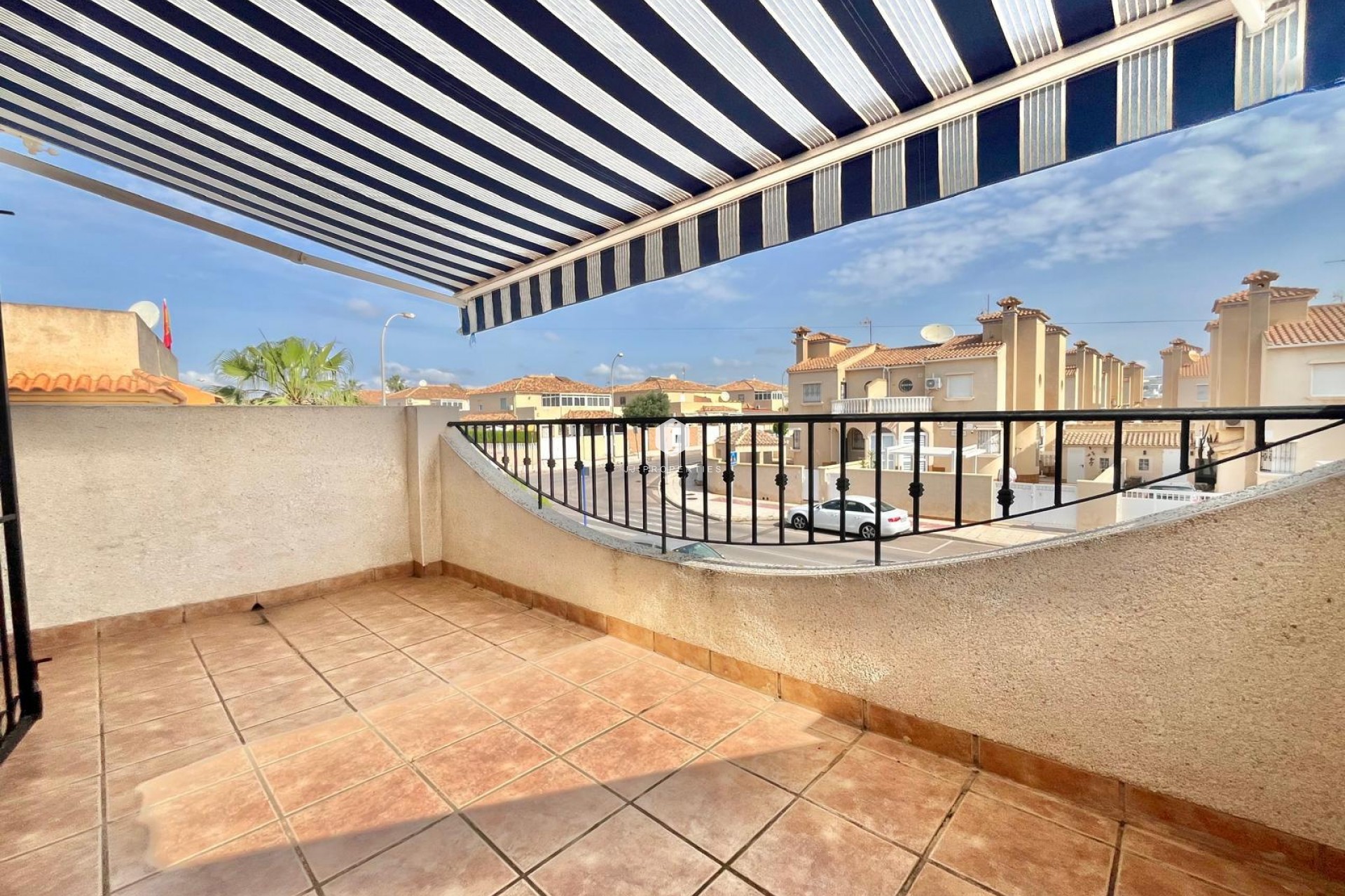 Resale - Chalet -
Orihuela Costa - Playa Flamenca