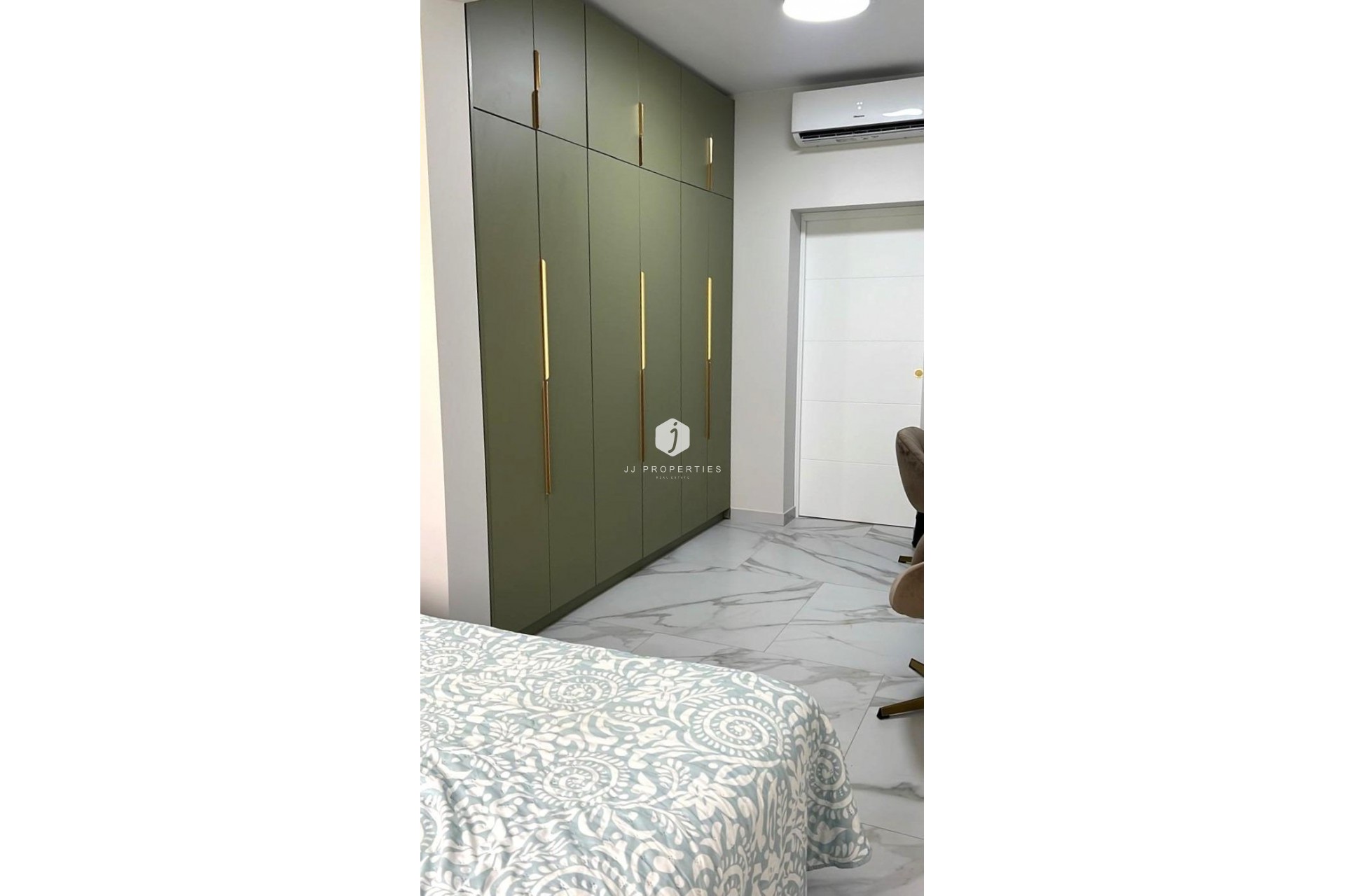Resale - Chalet -
Orihuela Costa - Playa Flamenca