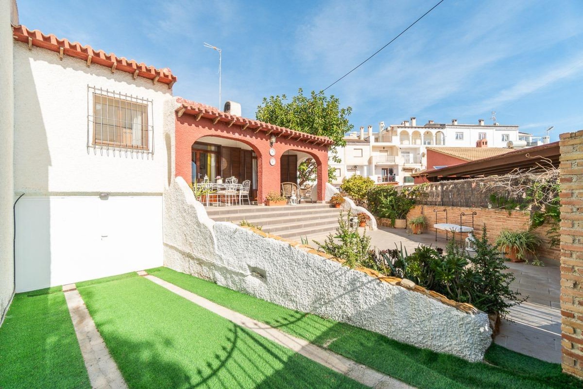 Resale - Chalet -
Orihuela Costa - Punta Prima