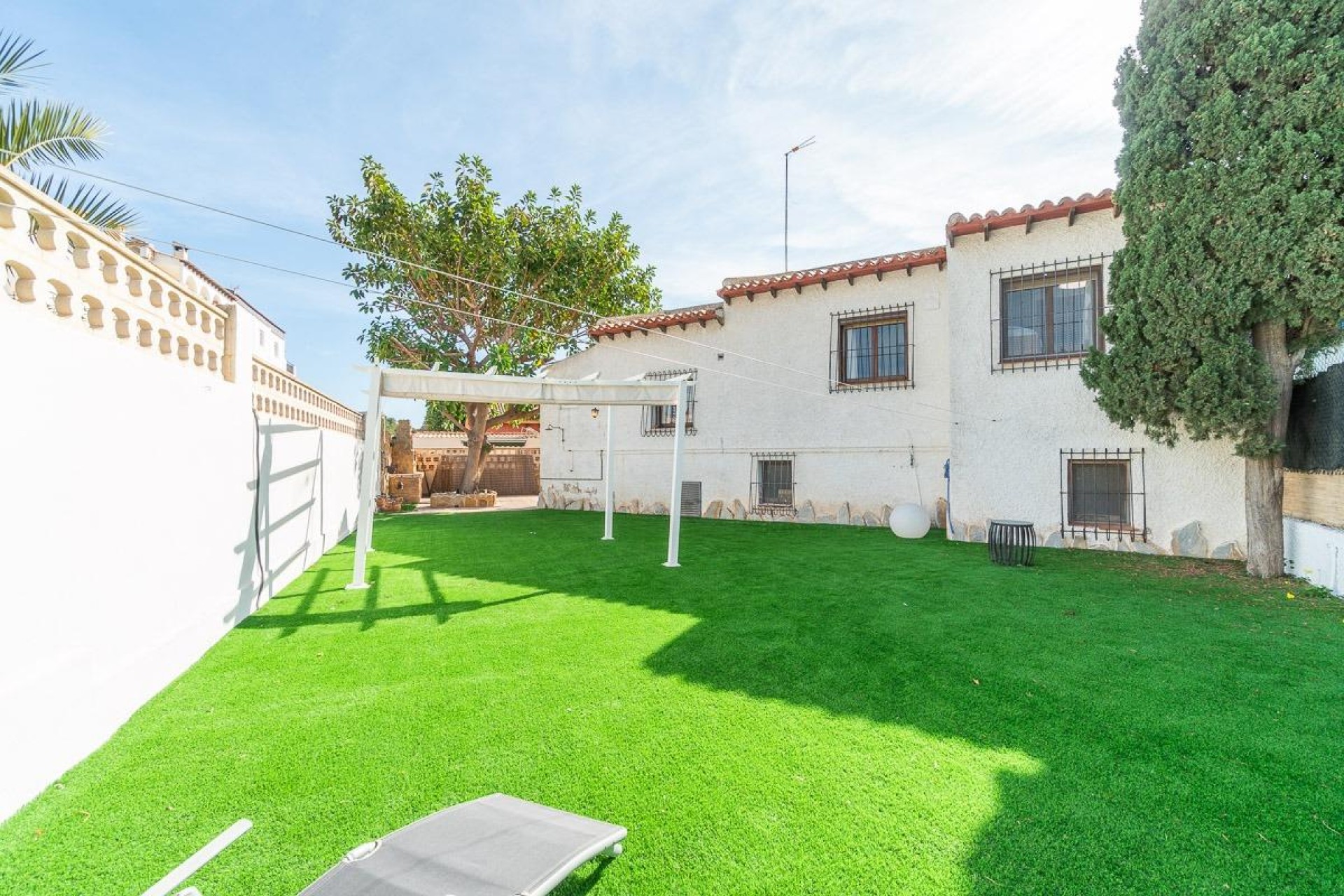 Resale - Chalet -
Orihuela Costa - Punta Prima