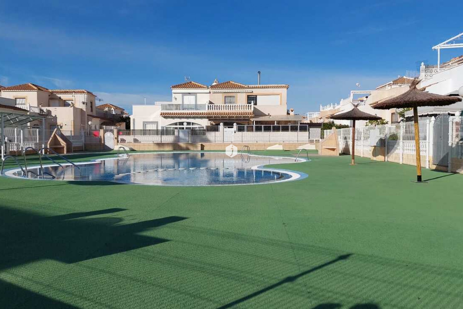 Resale - Chalet -
Orihuela Costa - Punta Prima