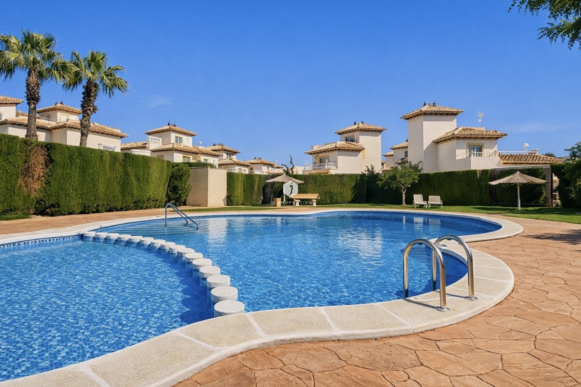 Resale - Chalet -
Orihuela Costa - Villa's San Jose IV