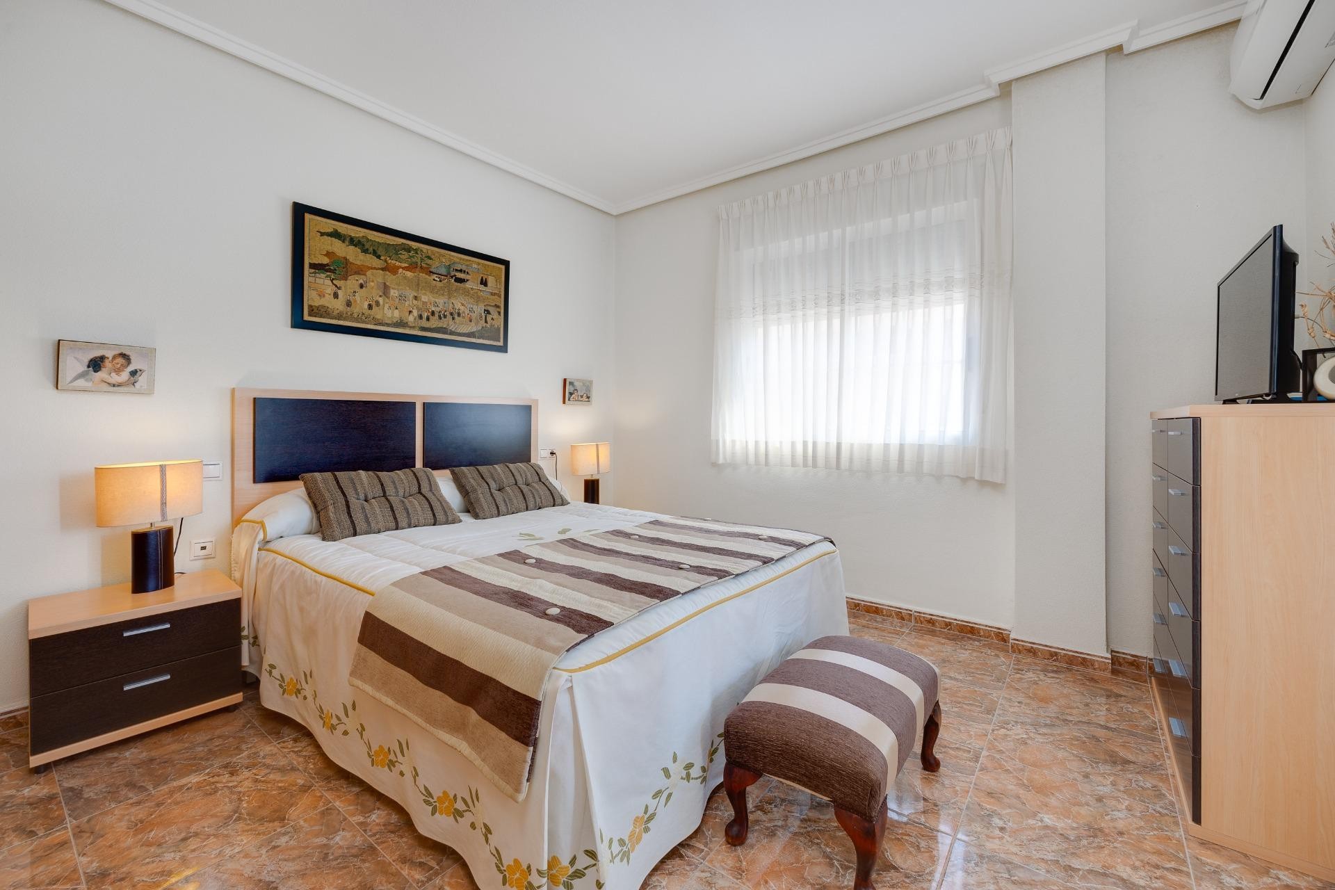 Resale - Chalet -
Orihuela Costa - Villamartín