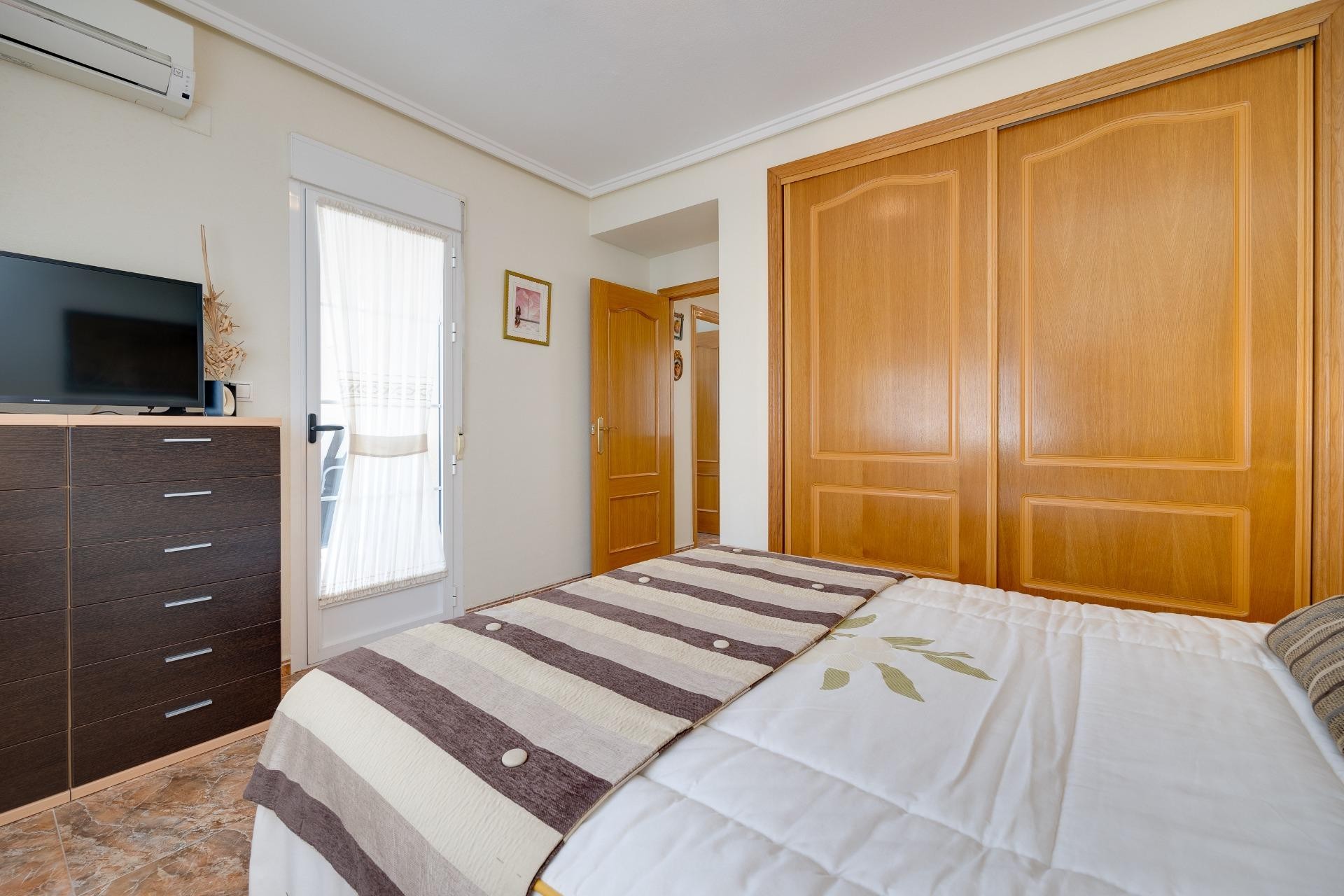 Resale - Chalet -
Orihuela Costa - Villamartín