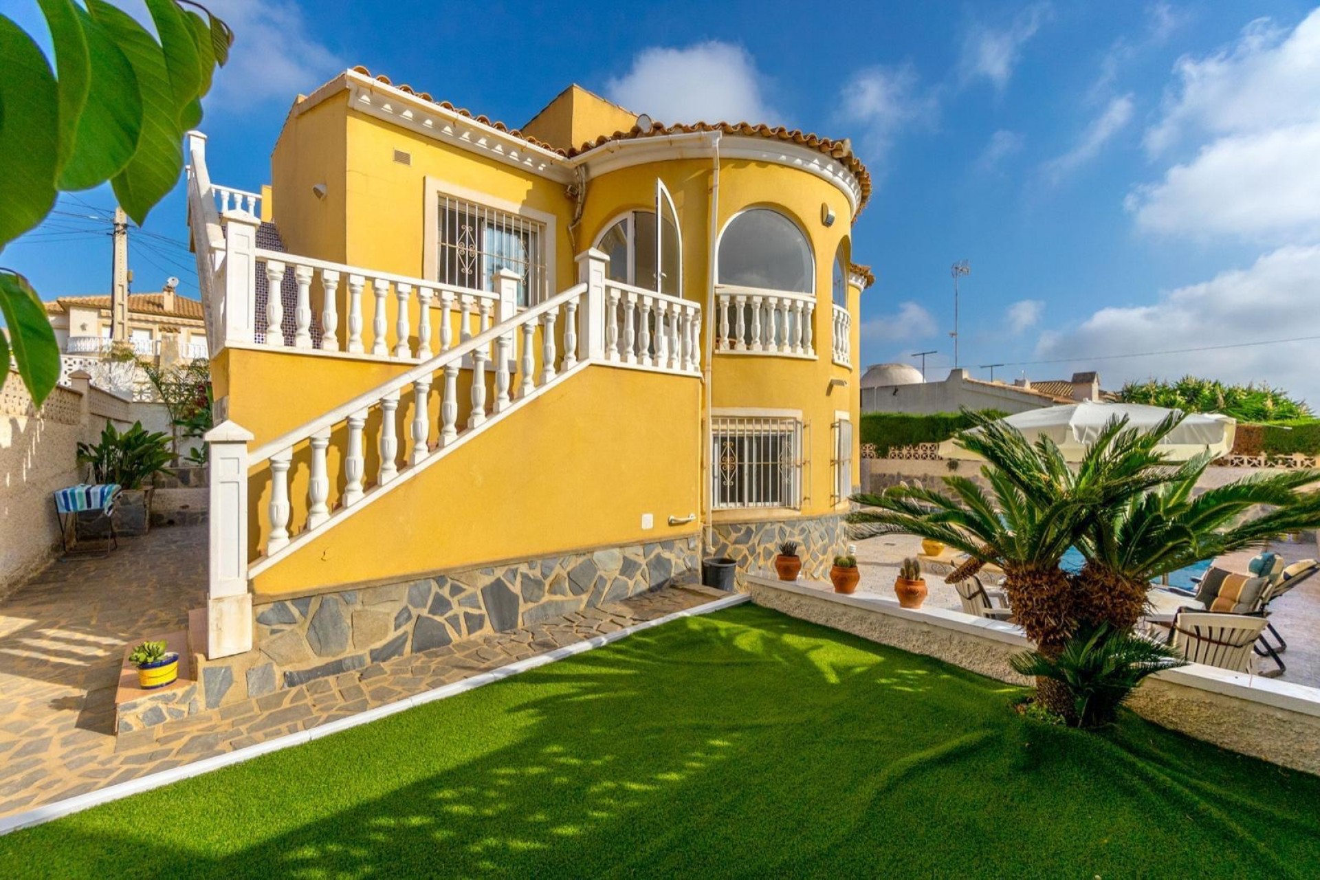 Resale - Chalet -
Orihuela Costa - Villamartín