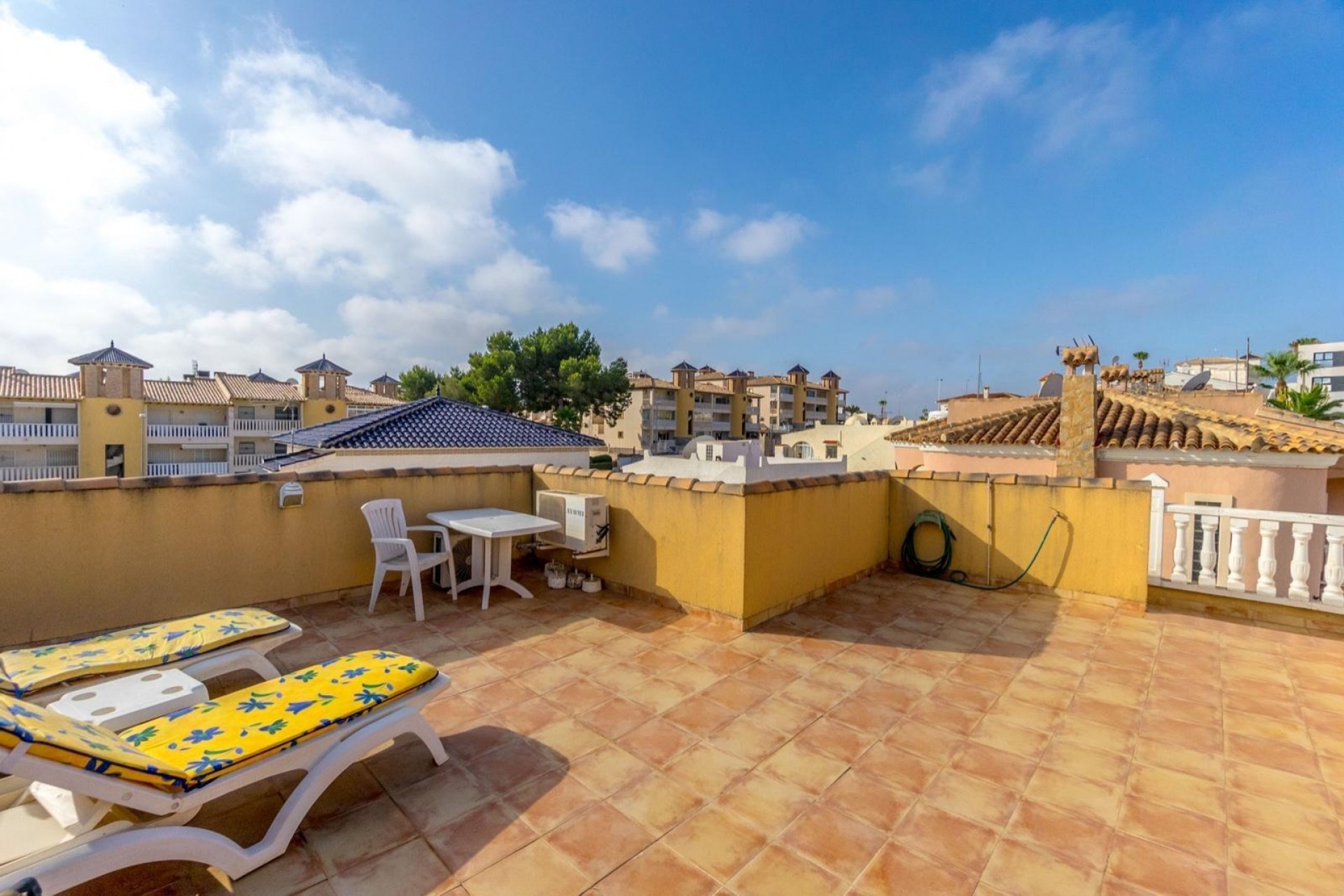 Resale - Chalet -
Orihuela Costa - Villamartín