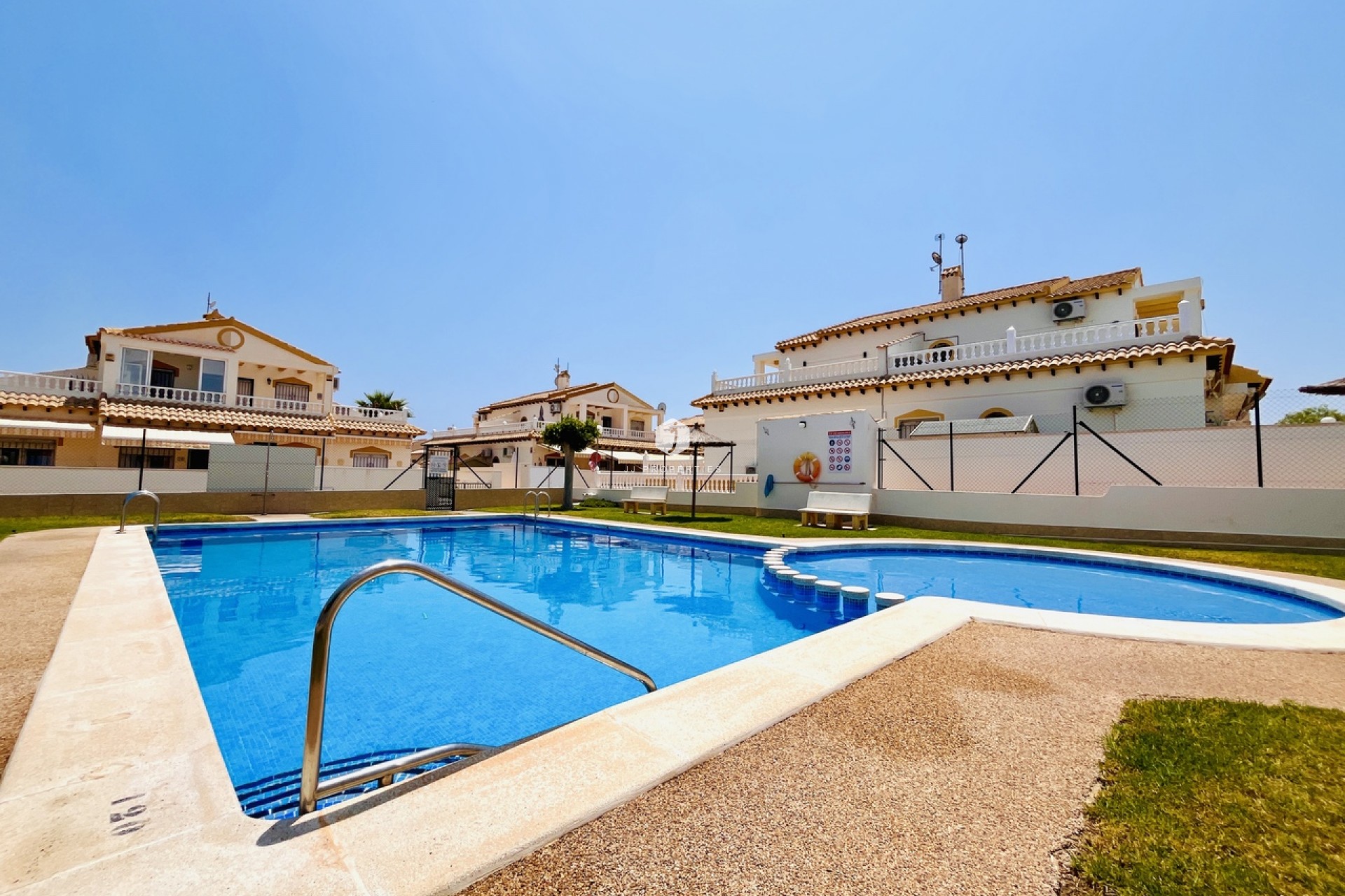 Resale - Chalet -
Playa Flamenca - Costa Blanca