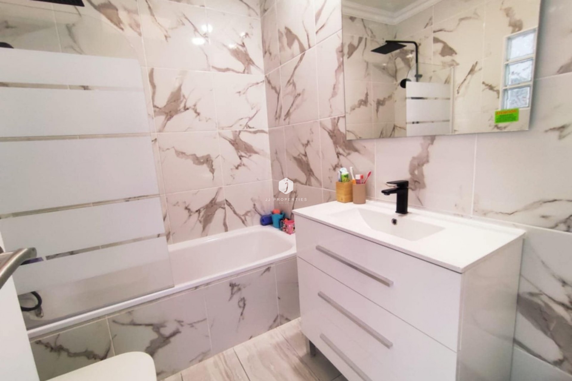 Resale - Chalet -
Playa Flamenca - Costa Blanca