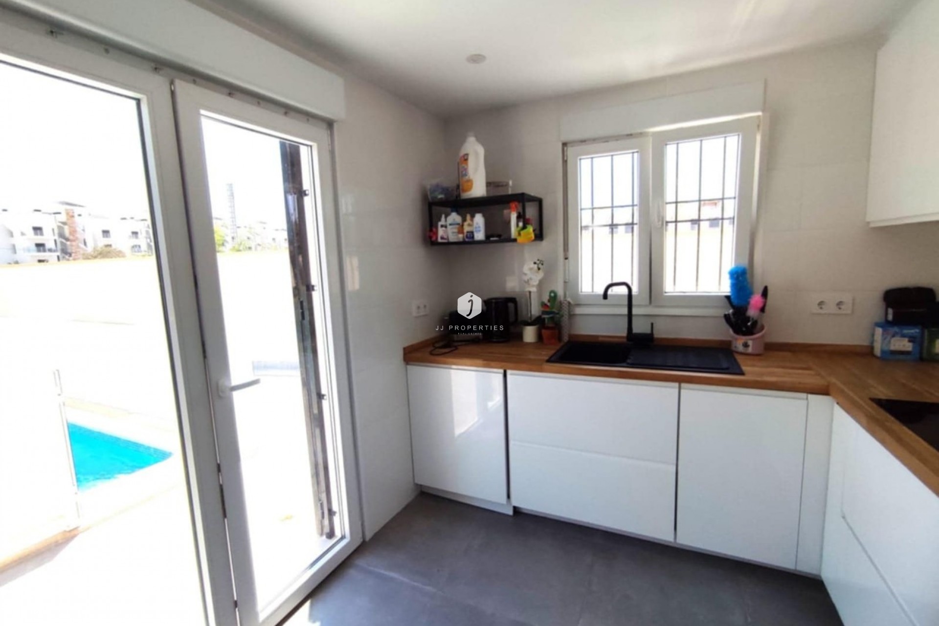 Resale - Chalet -
Playa Flamenca - Costa Blanca