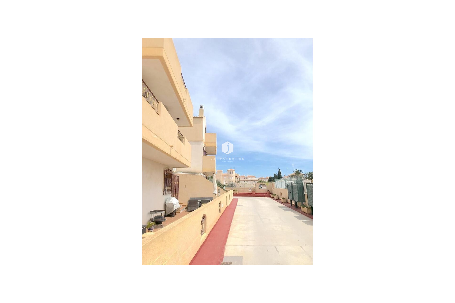 Resale - Chalet -
Playa Flamenca - Costa Blanca