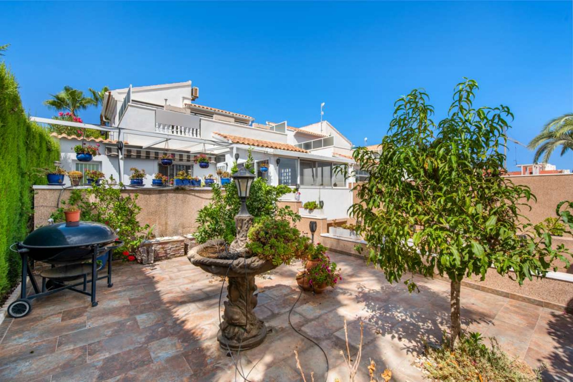 Resale - Chalet -
Punta Prima - Costa Blanca