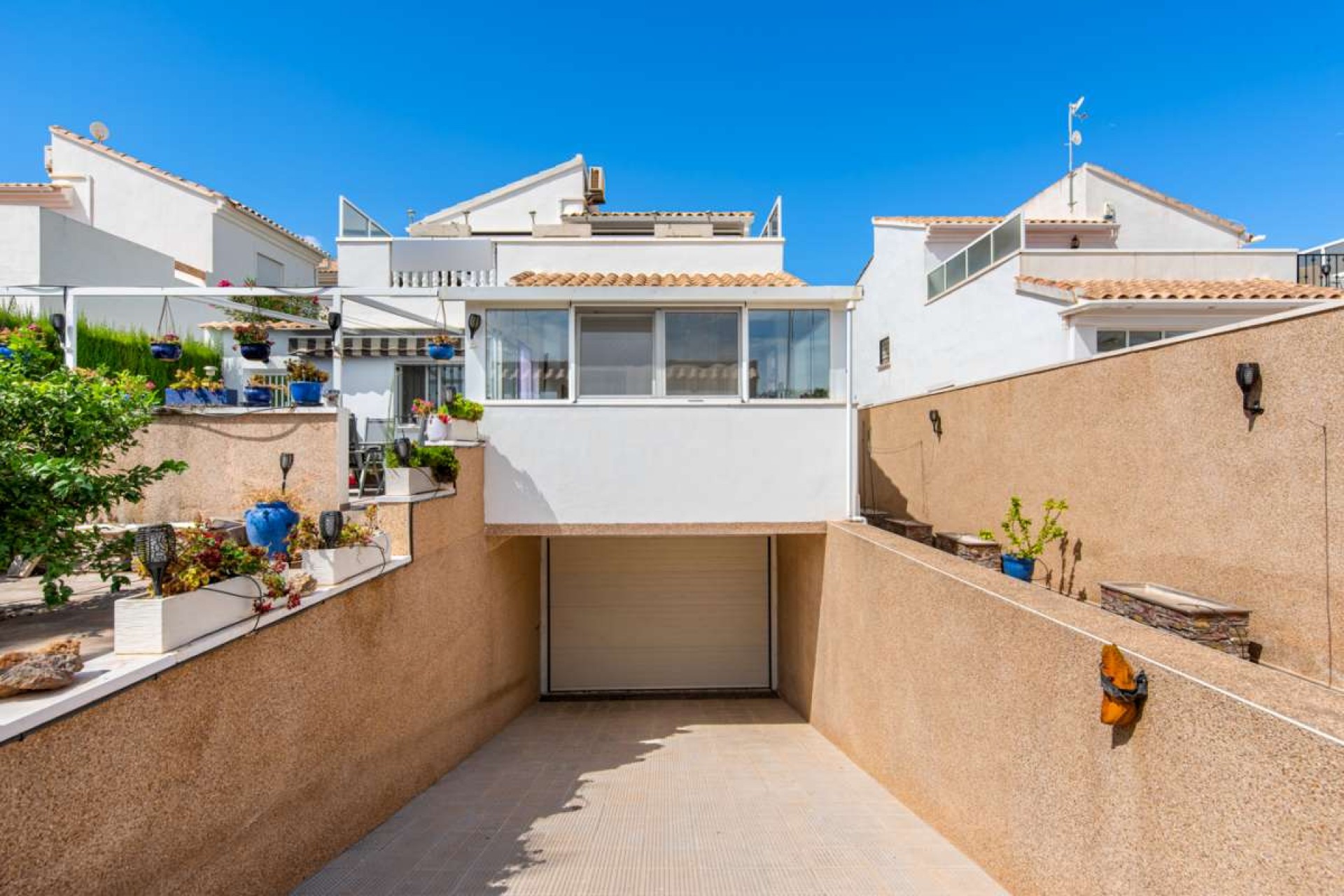 Resale - Chalet -
Punta Prima - Costa Blanca