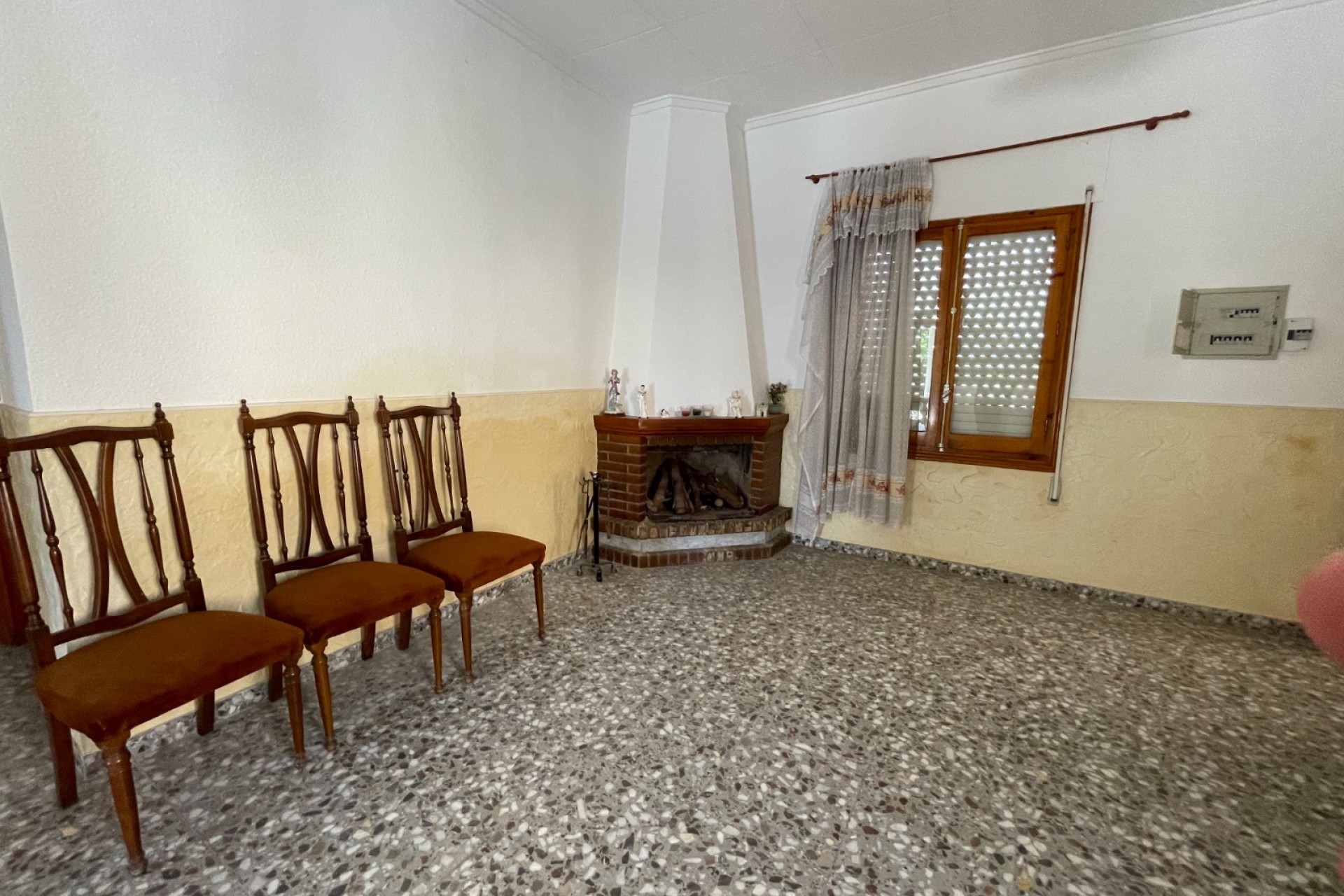 Resale - Chalet -
Redován - Inland