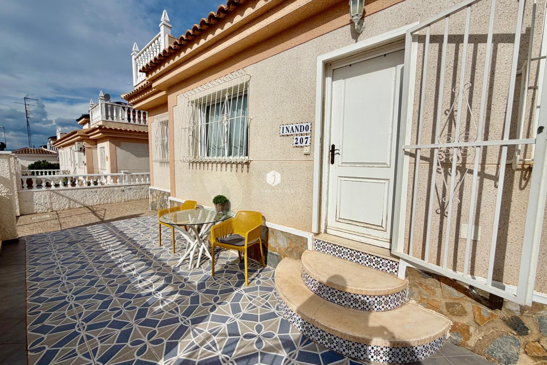 Resale - Chalet -
Rojales - Pueblo