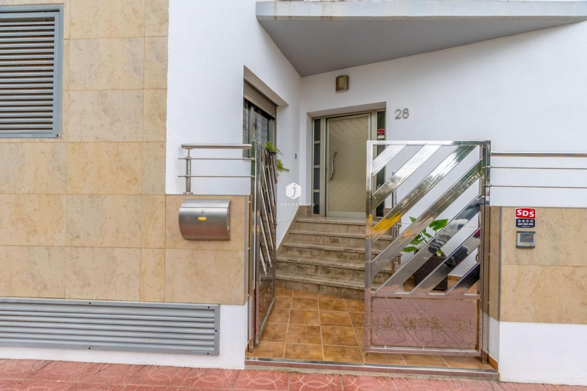 Resale - Chalet -
Rojales