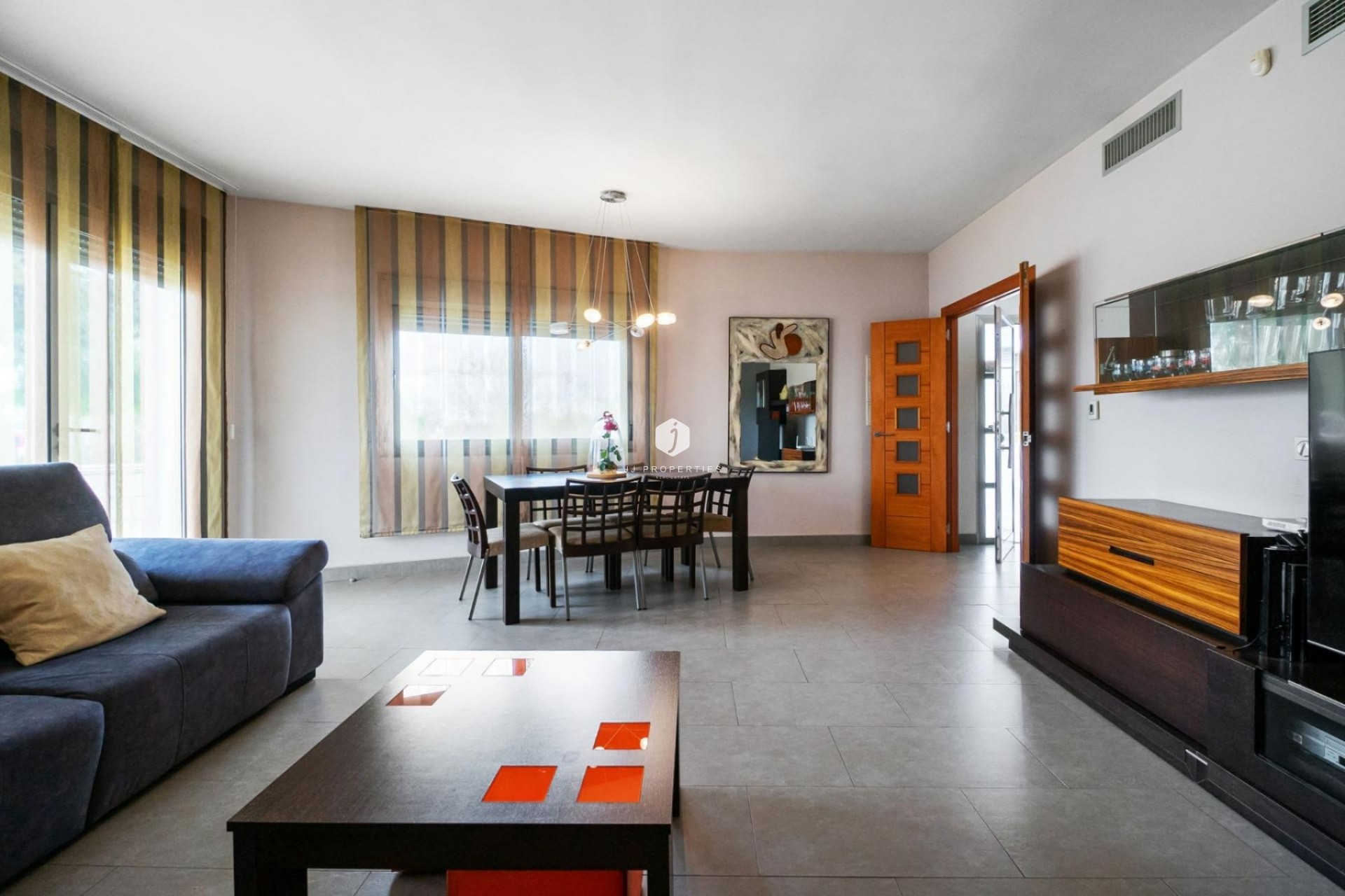 Resale - Chalet -
Rojales