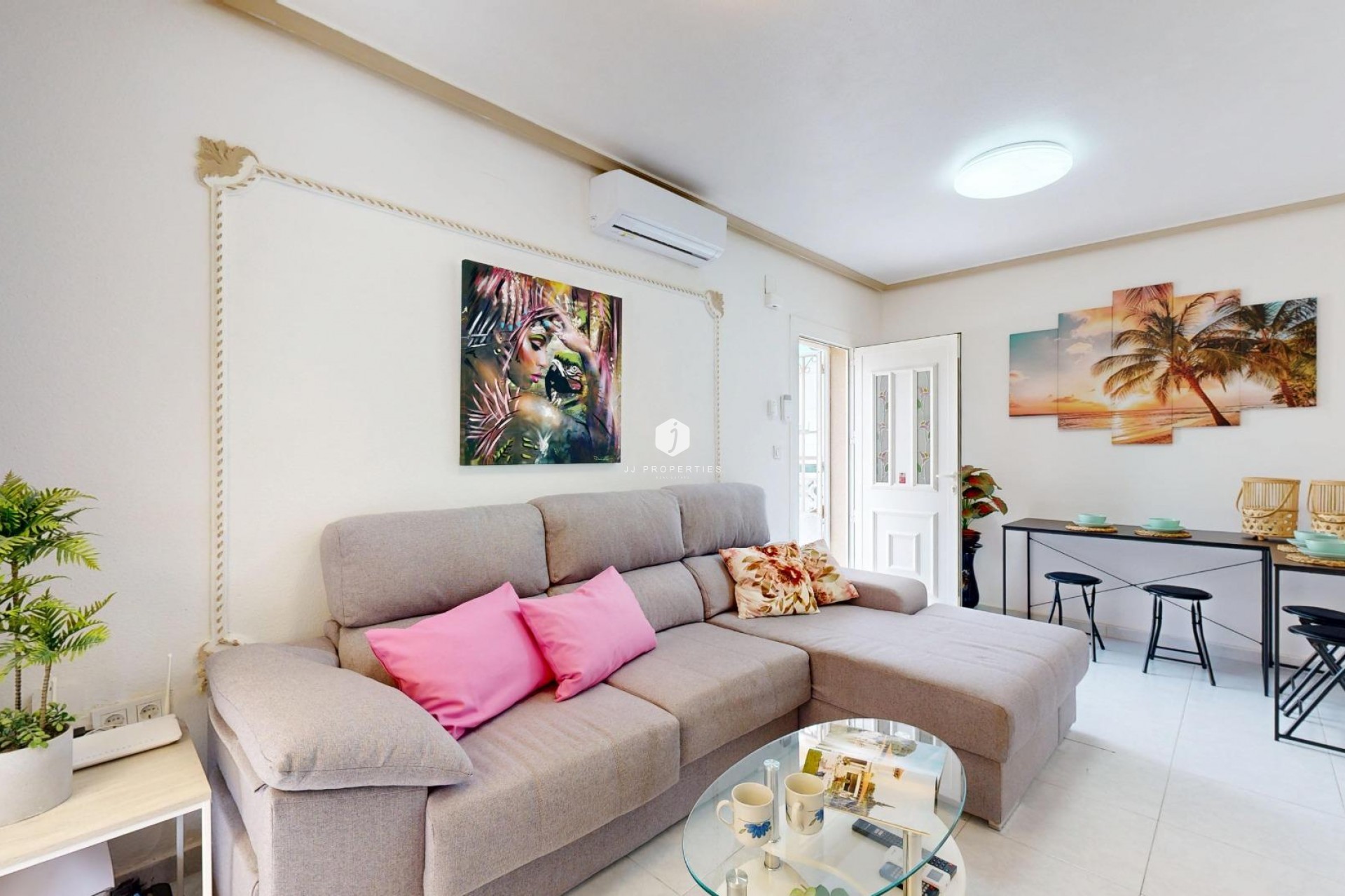 Resale - Chalet -
San Miguel de Salinas - 03193