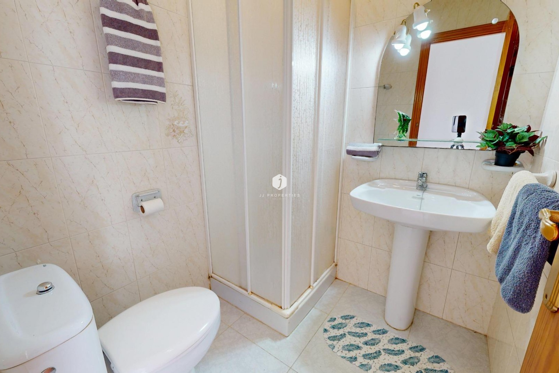 Resale - Chalet -
San Miguel de Salinas - 03193
