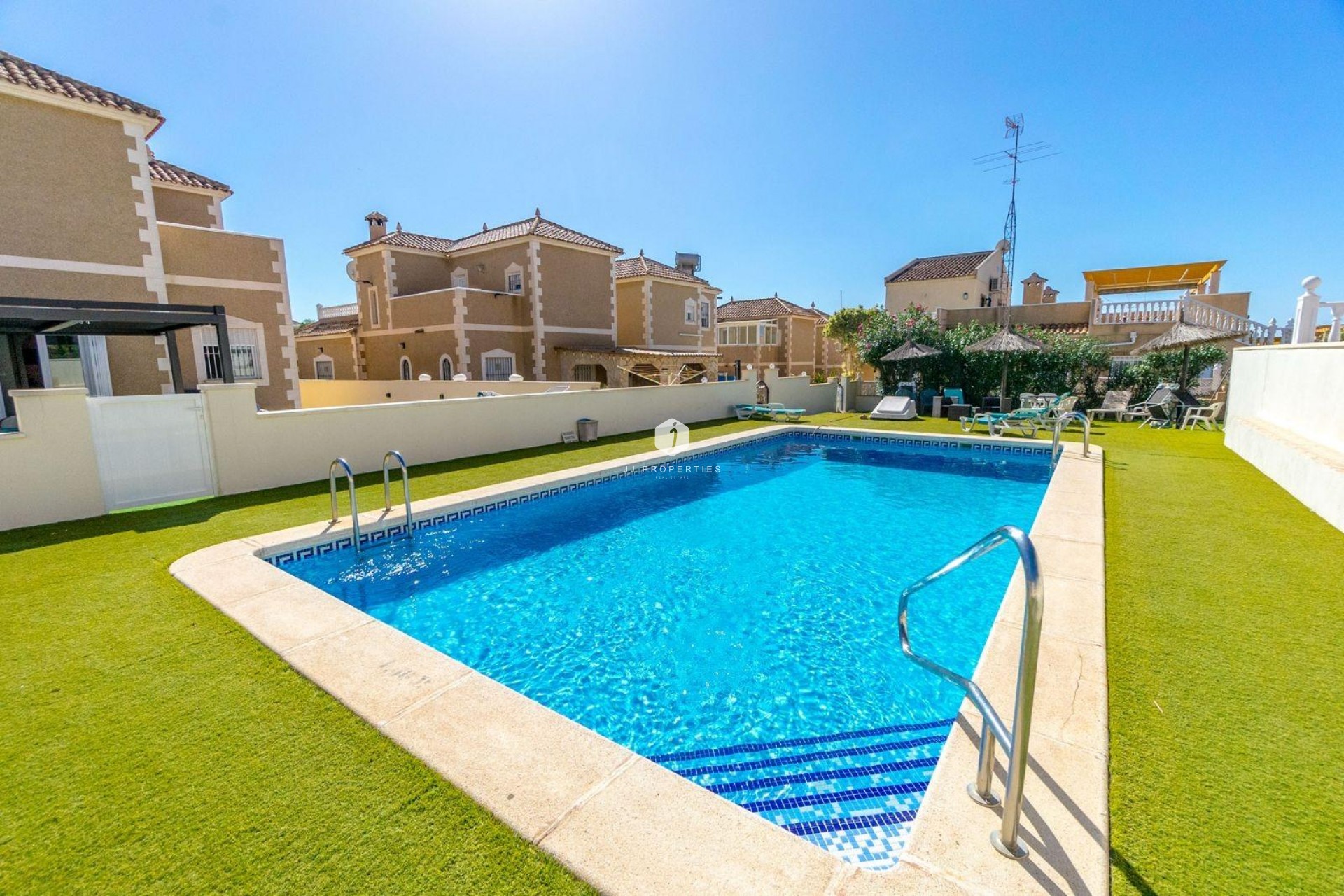 Resale - Chalet -
San Miguel de Salinas - El Galán