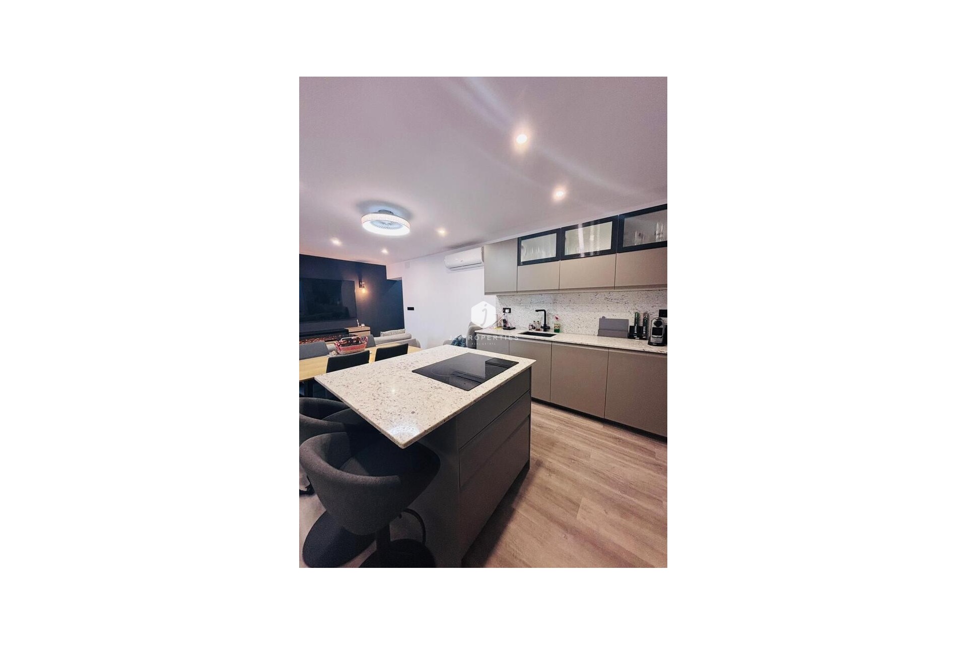 Resale - Chalet -
San Miguel de Salinas - Inland