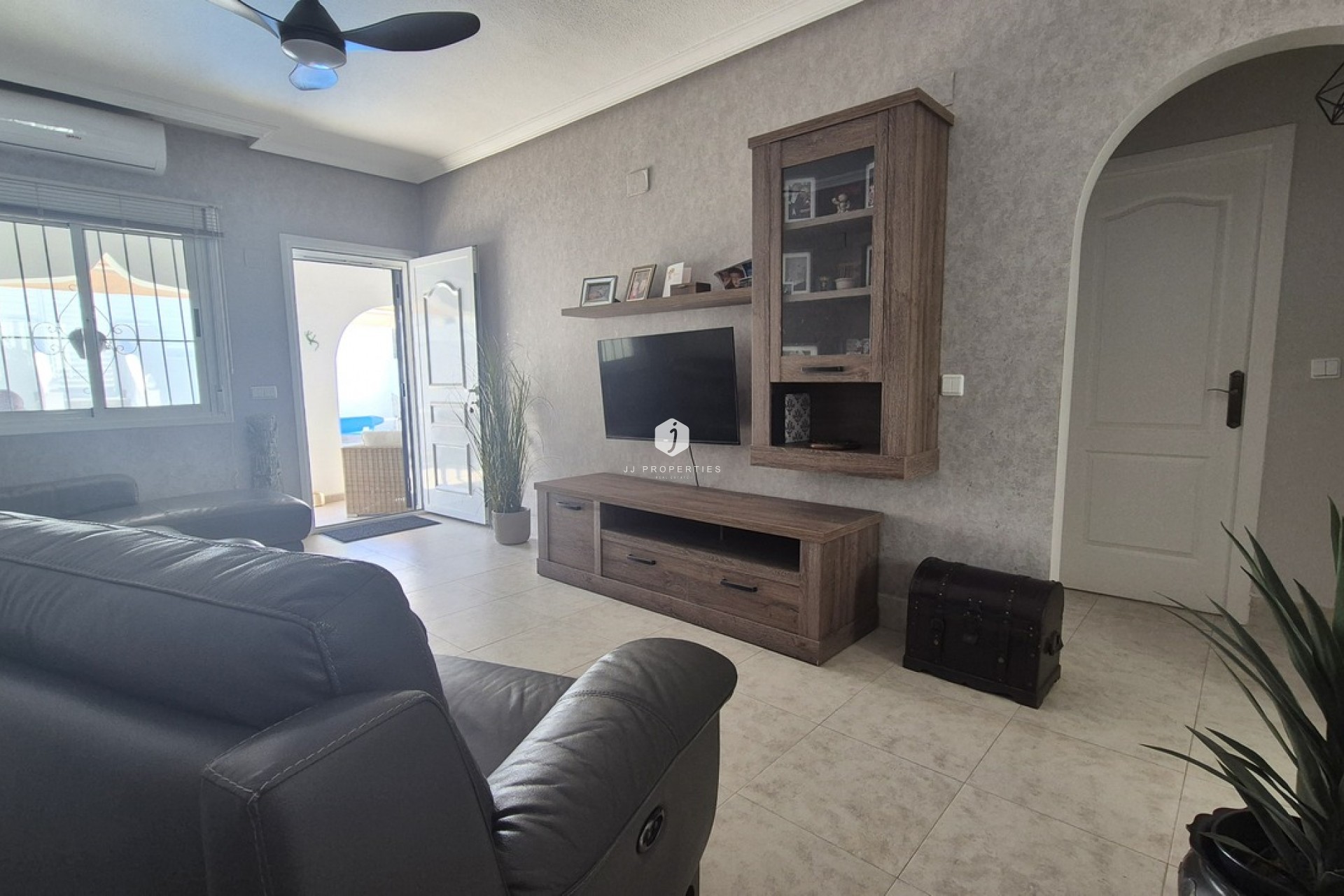 Resale - Chalet -
San Miguel de Salinas - Inland