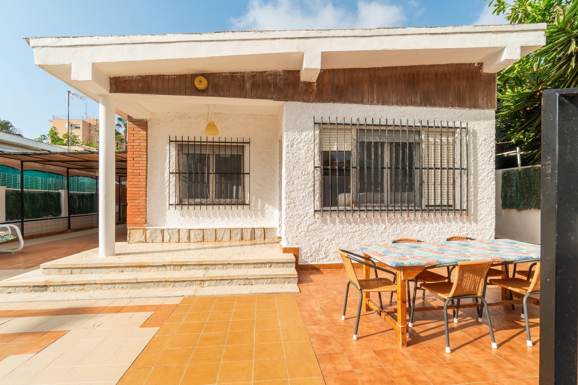 Resale - Chalet -
Torrevieja - Aguas Nuevas 1