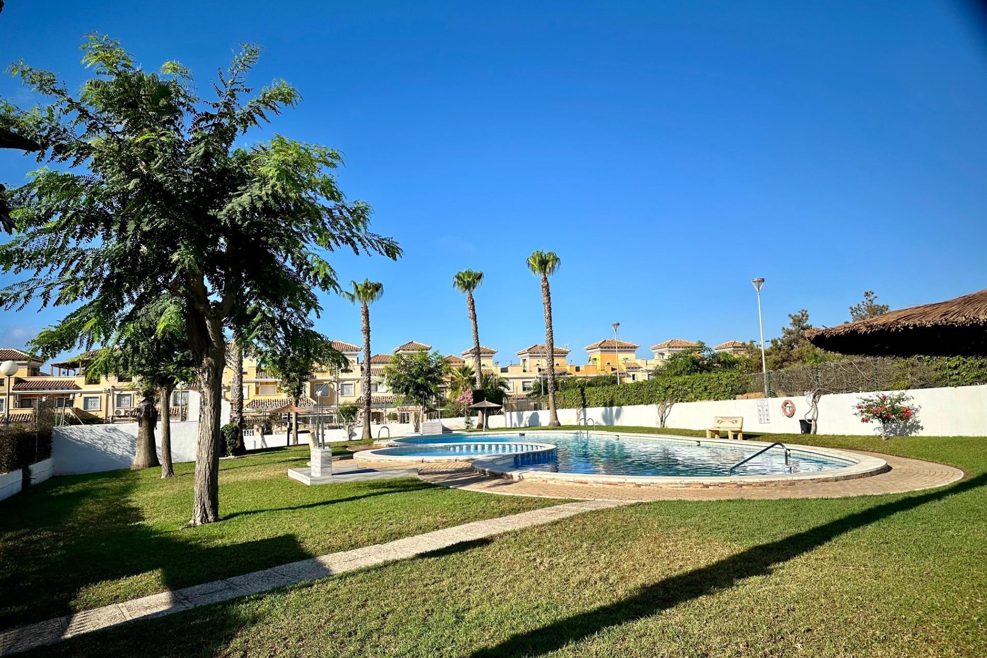 Resale - Chalet -
Torrevieja - Aguas Nuevas 1