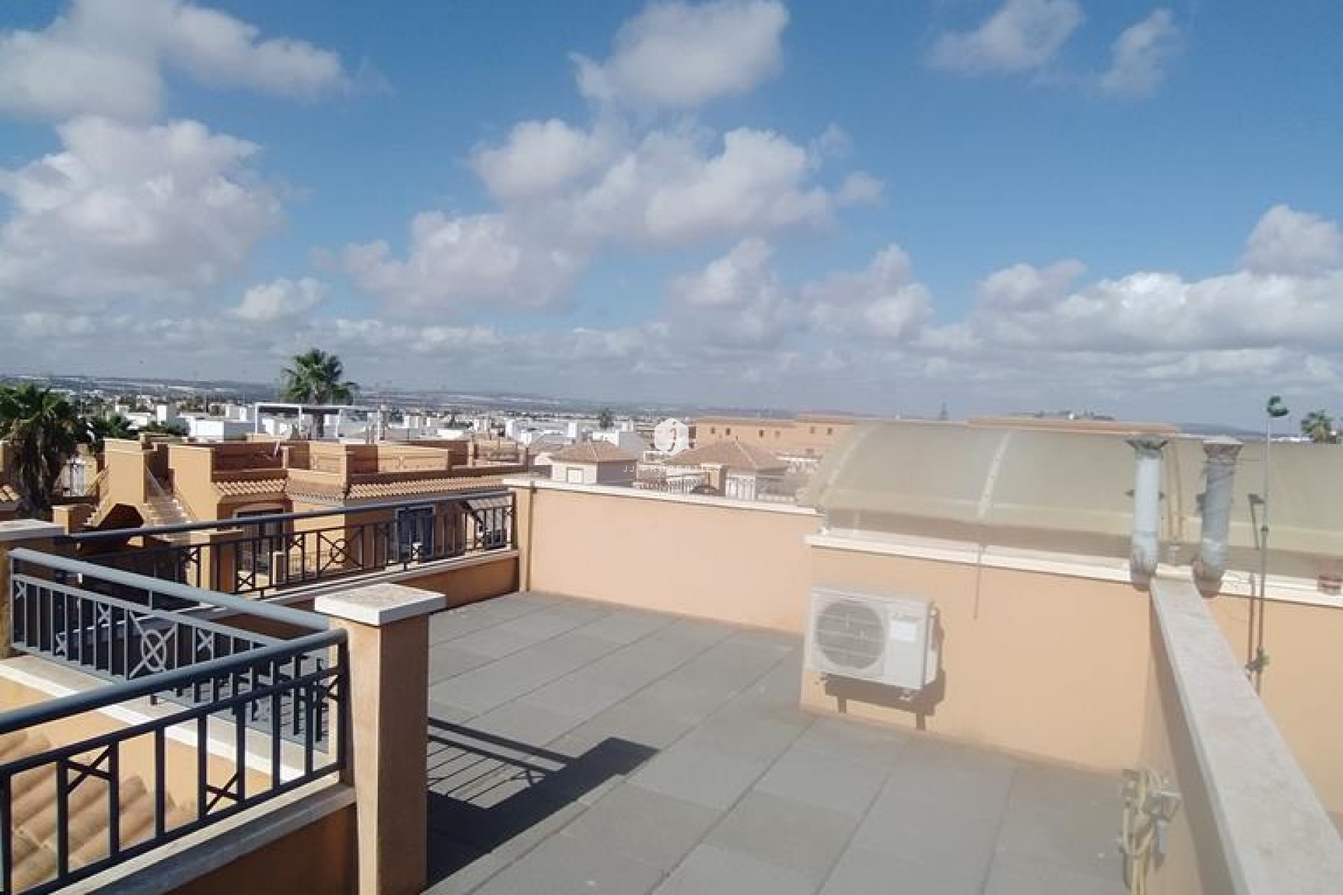 Resale - Chalet -
Torrevieja - AGUAS NUEVAS 25