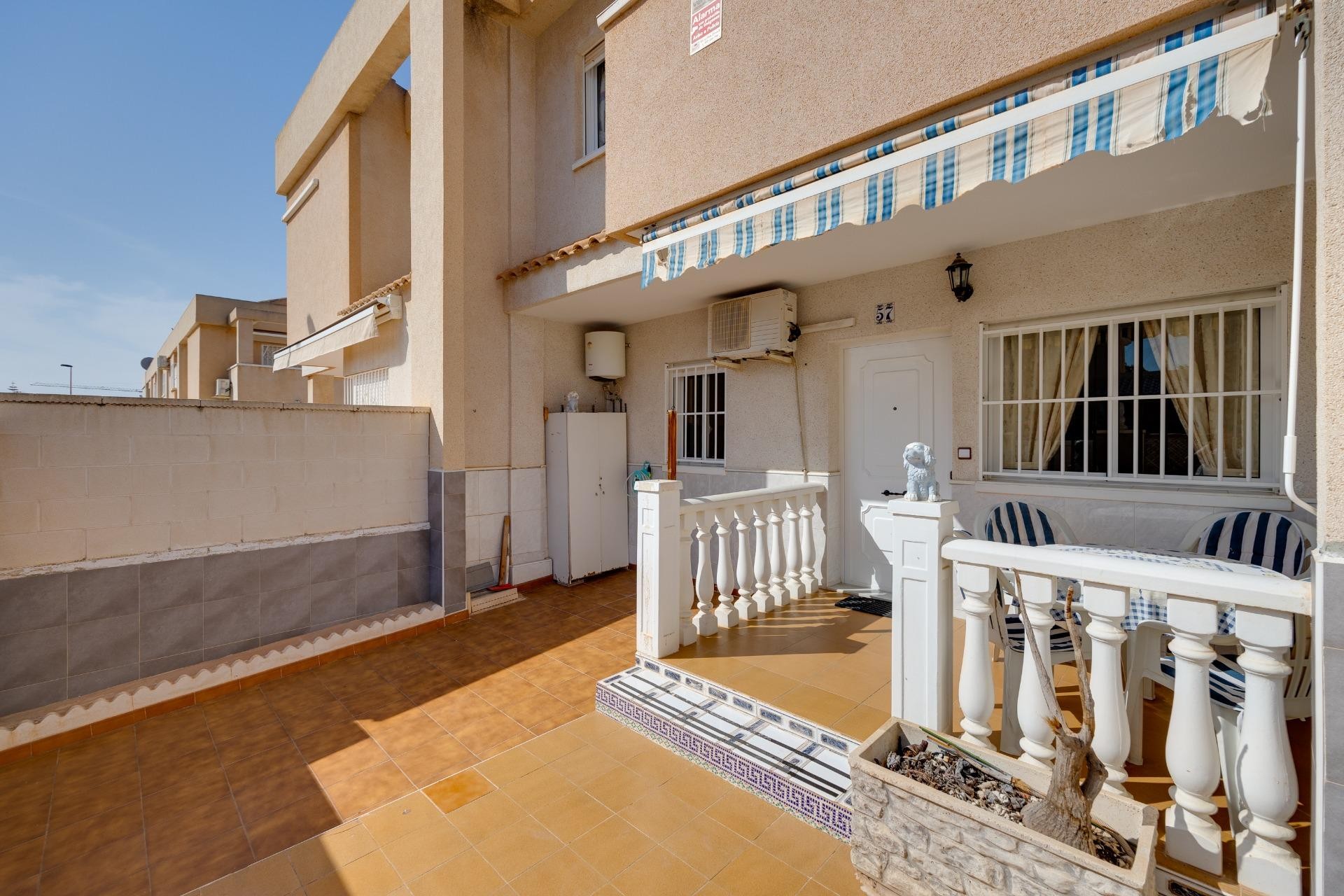 Resale - Chalet -
Torrevieja - Aguas Nuevas 2