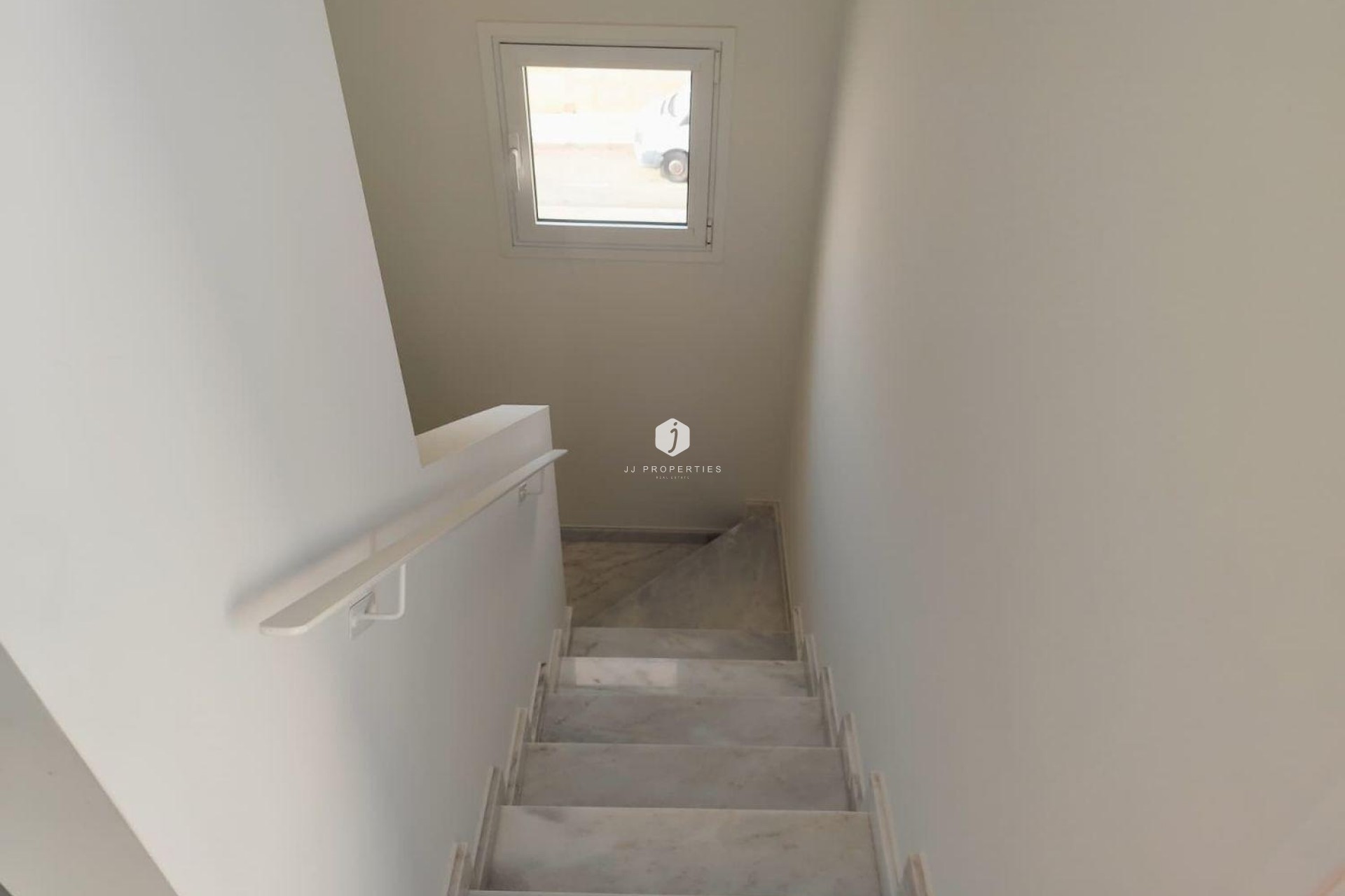 Resale - Chalet -
Torrevieja - aguas nuevas