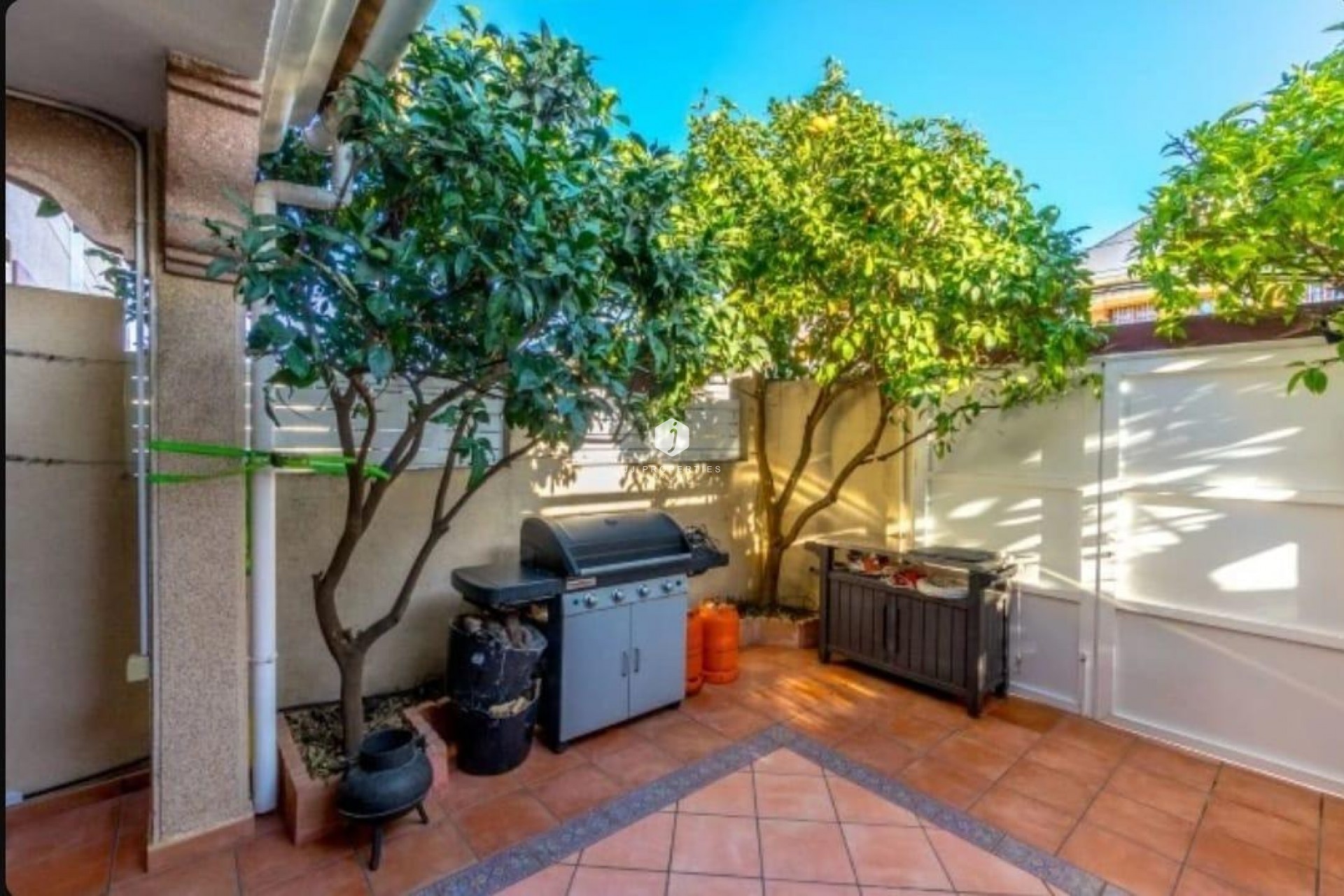 Resale - Chalet -
Torrevieja - aguas nuevas