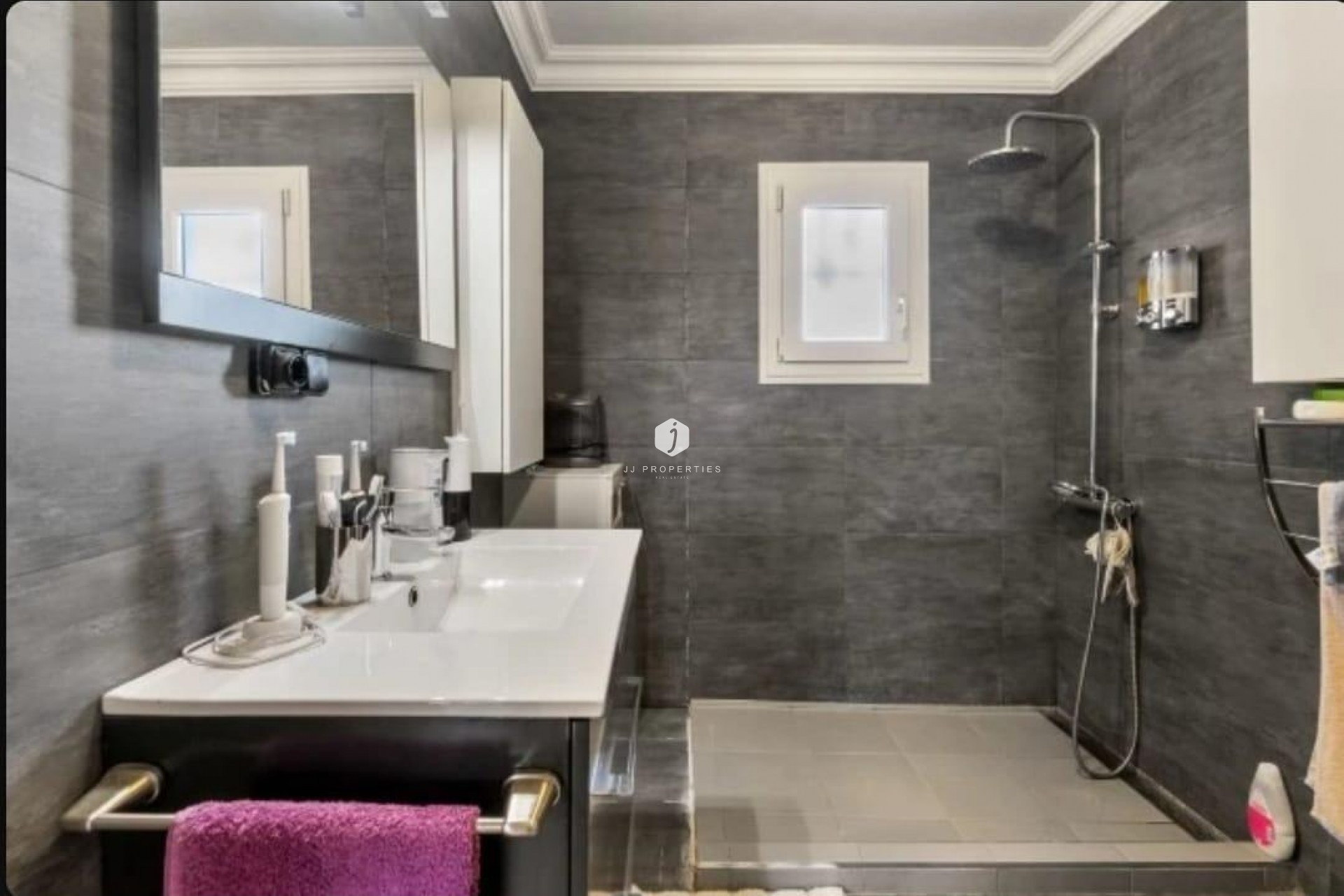 Resale - Chalet -
Torrevieja - aguas nuevas